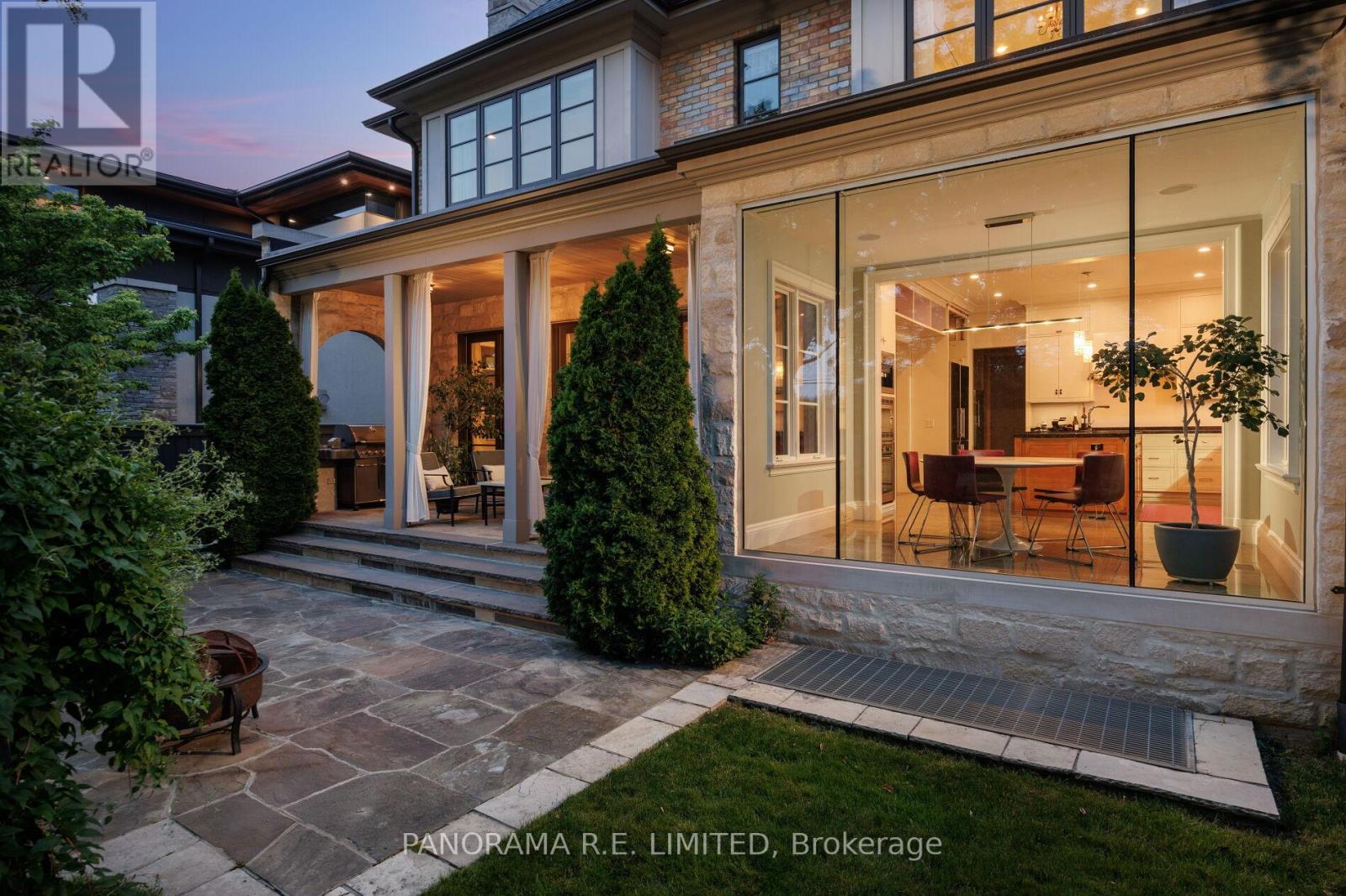 19 Graystone Gardens, Toronto, Ontario  M8Z 3C2 - Photo 47 - W12408881