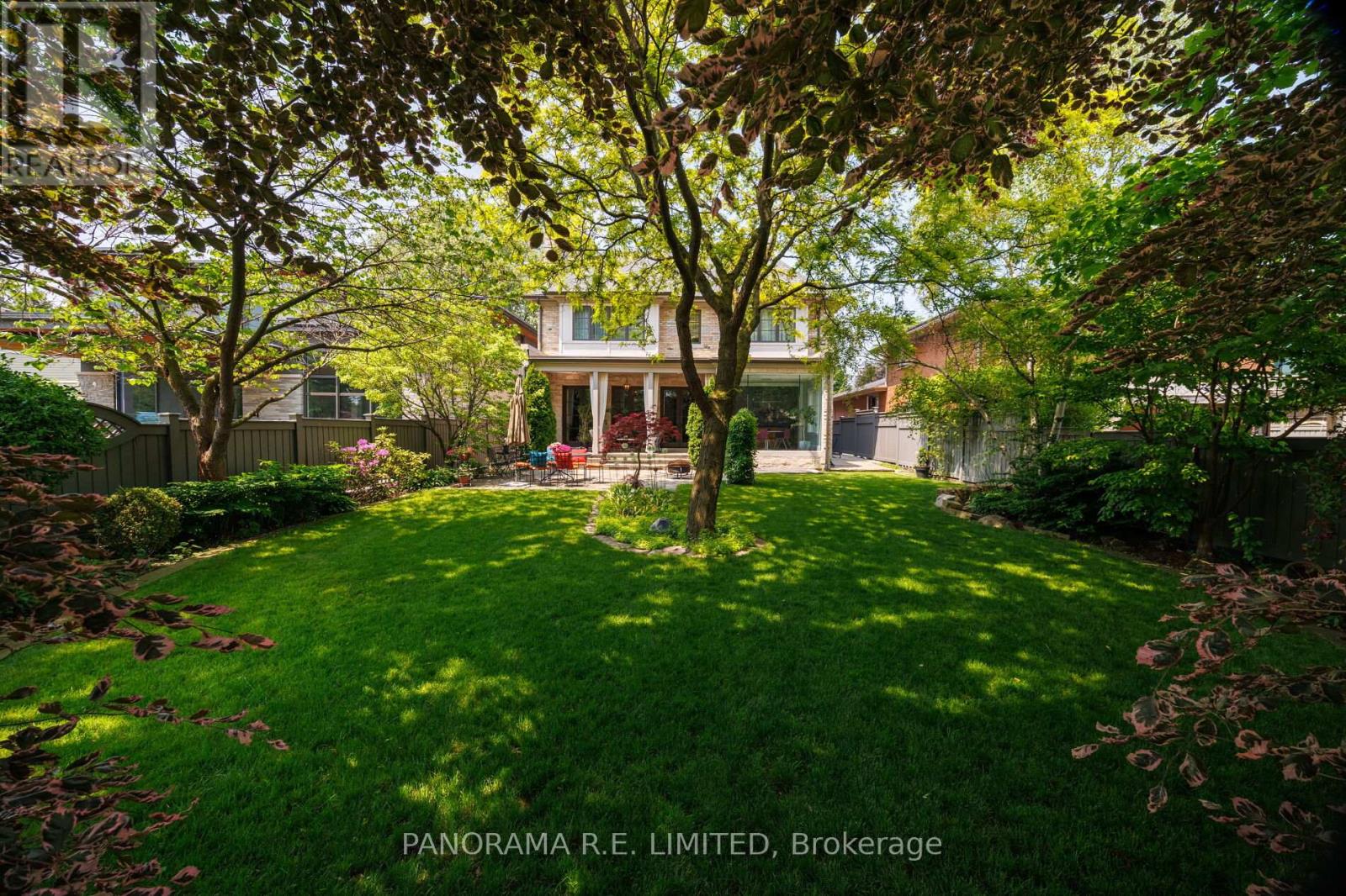 19 Graystone Gardens, Toronto, Ontario  M8Z 3C2 - Photo 48 - W12408881