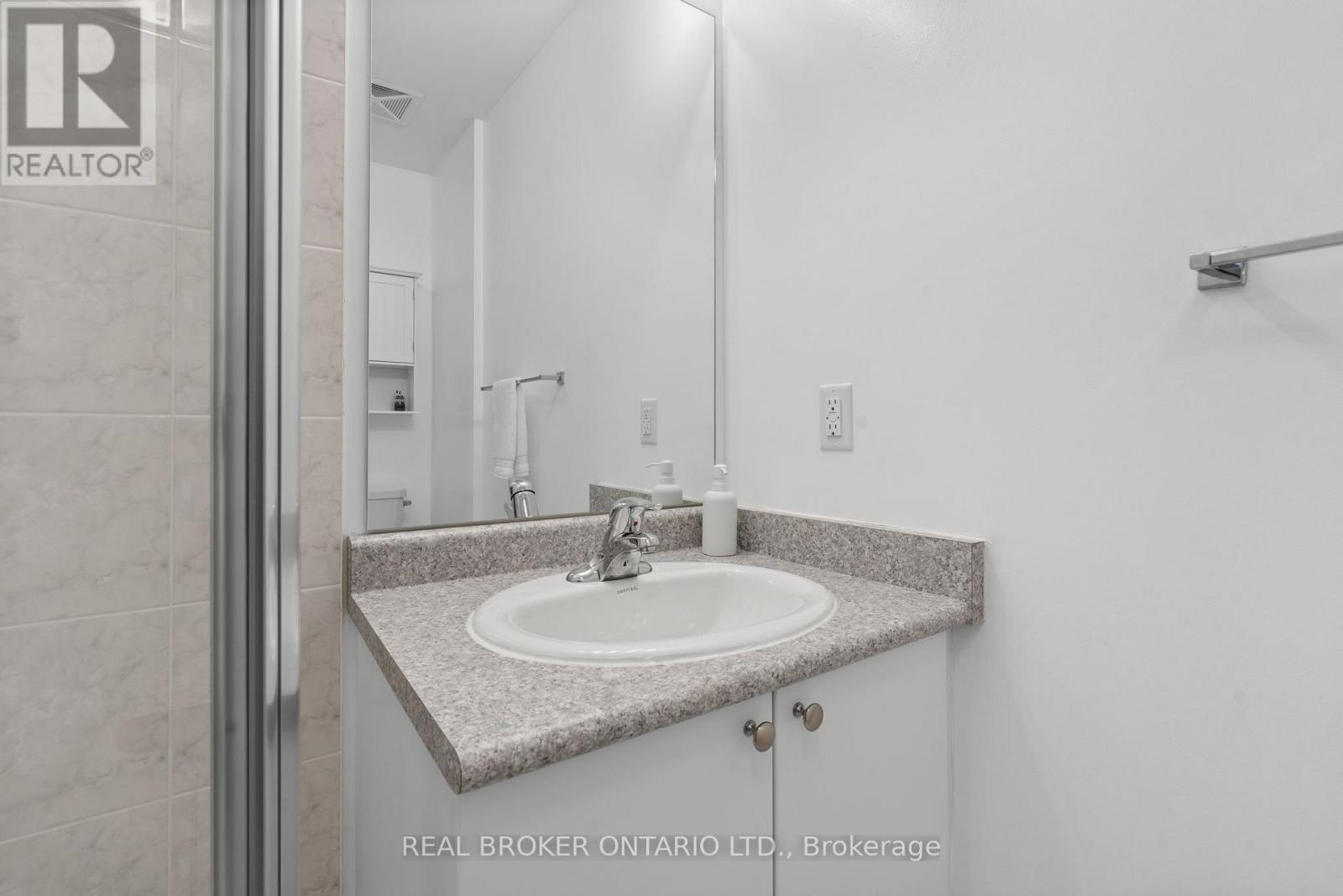 408 - 65 Yorkland Boulevard, Brampton, Ontario  L6P 4M5 - Photo 10 - W12408890