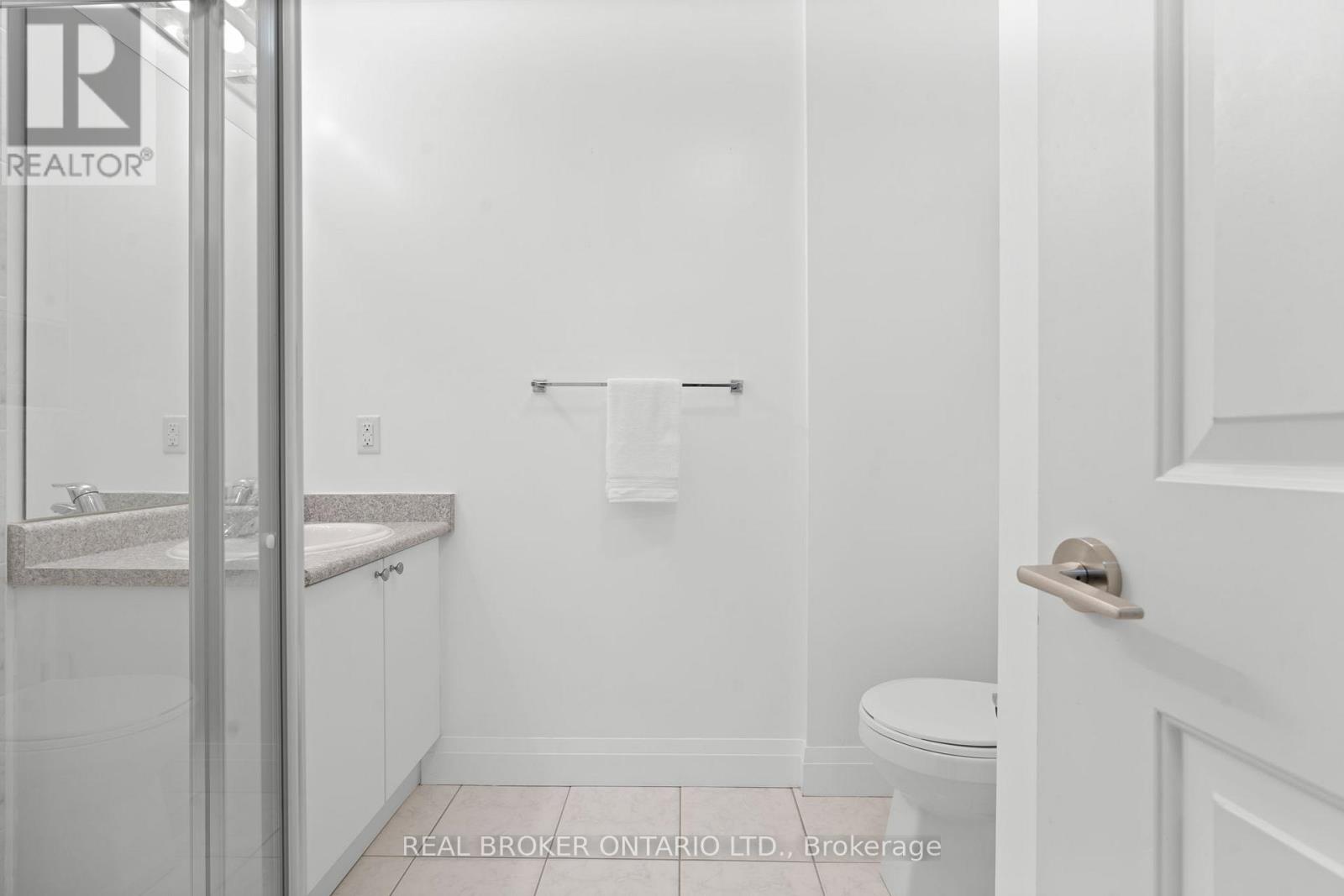 408 - 65 Yorkland Boulevard, Brampton, Ontario  L6P 4M5 - Photo 9 - W12408890