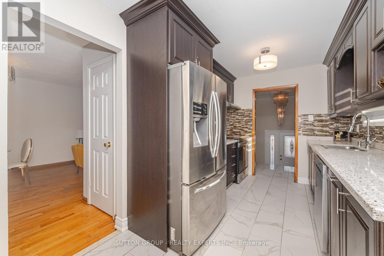 3783 Keenan Crescent, Mississauga, Ontario  L4T 3M1 - Photo 13 - W12408904