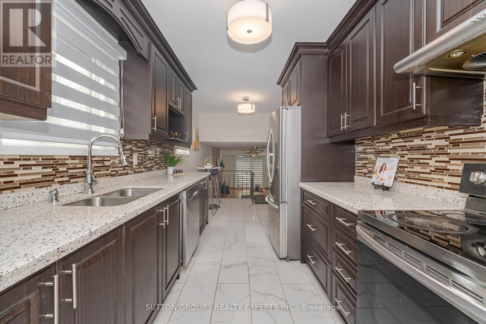 3783 Keenan Crescent, Mississauga, Ontario  L4T 3M1 - Photo 15 - W12408904
