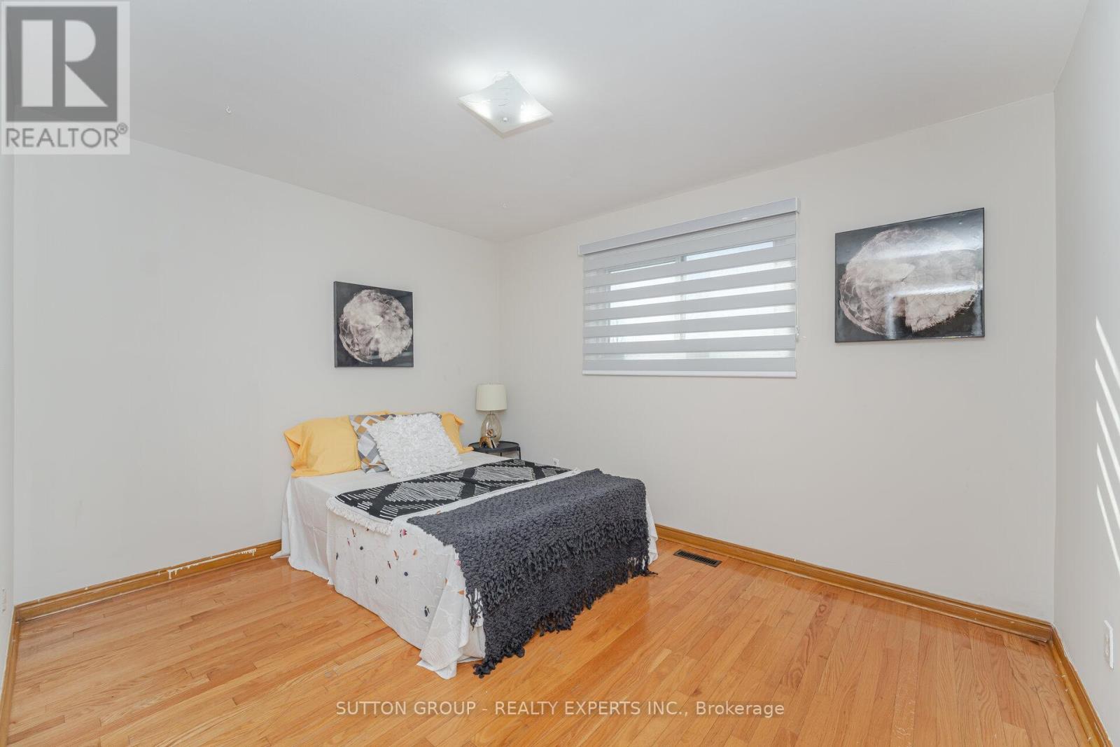 3783 Keenan Crescent, Mississauga, Ontario  L4T 3M1 - Photo 20 - W12408904