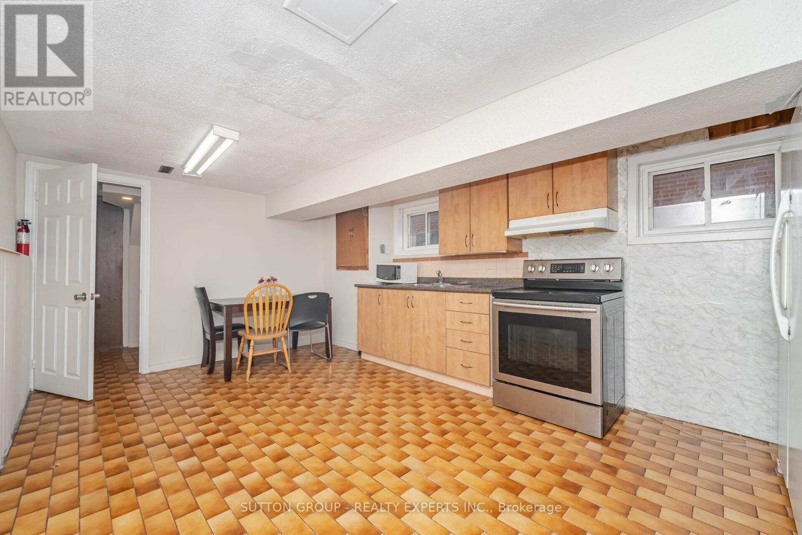 3783 Keenan Crescent, Mississauga, Ontario  L4T 3M1 - Photo 33 - W12408904