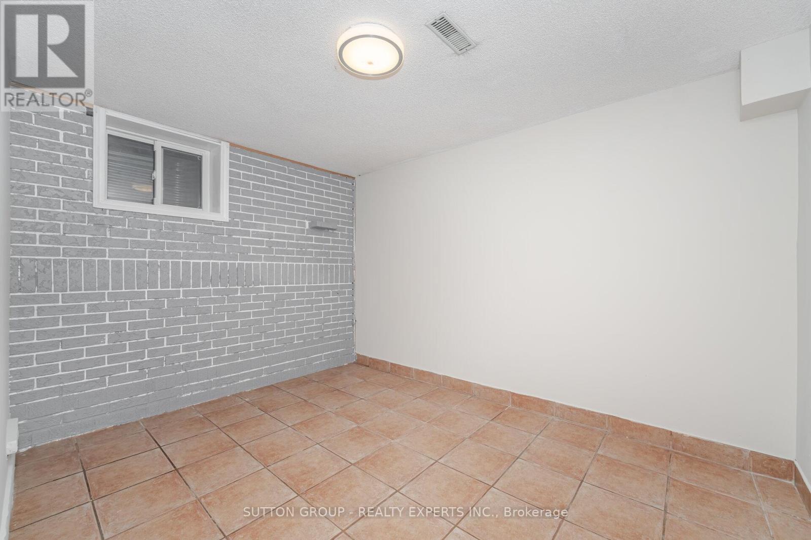 3783 Keenan Crescent, Mississauga, Ontario  L4T 3M1 - Photo 39 - W12408904