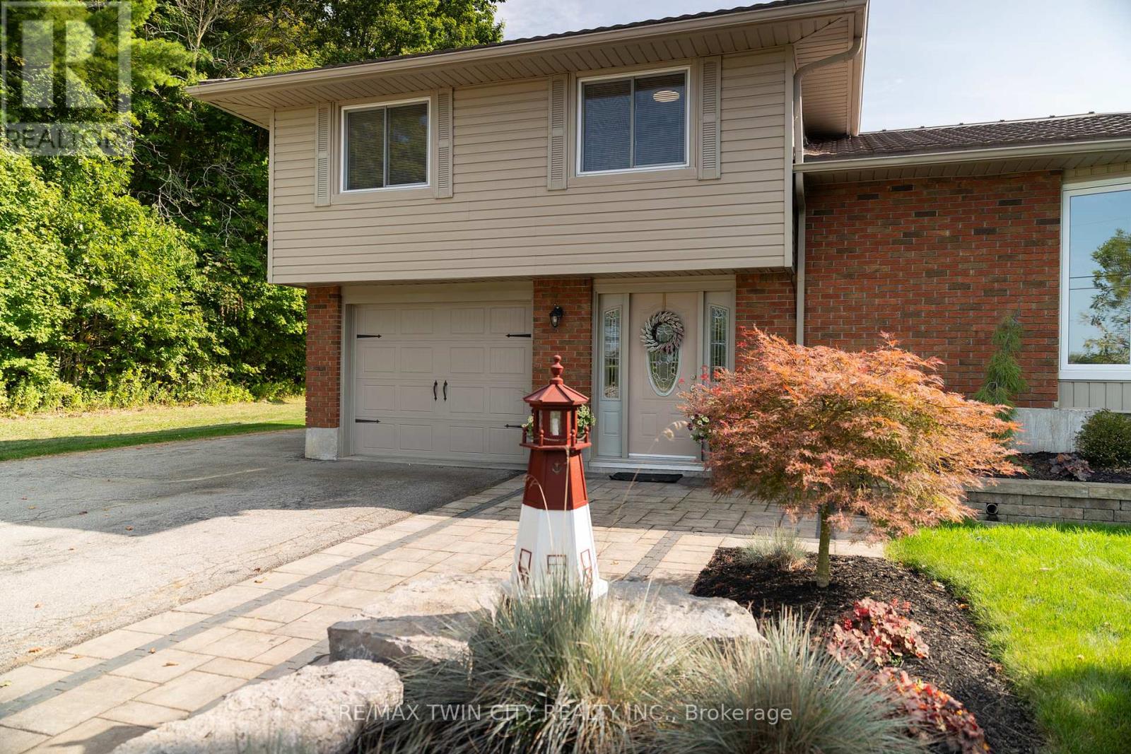 93 Norwich Road, Brant, Ontario  N0E 1R0 - Photo 8 - X12408796