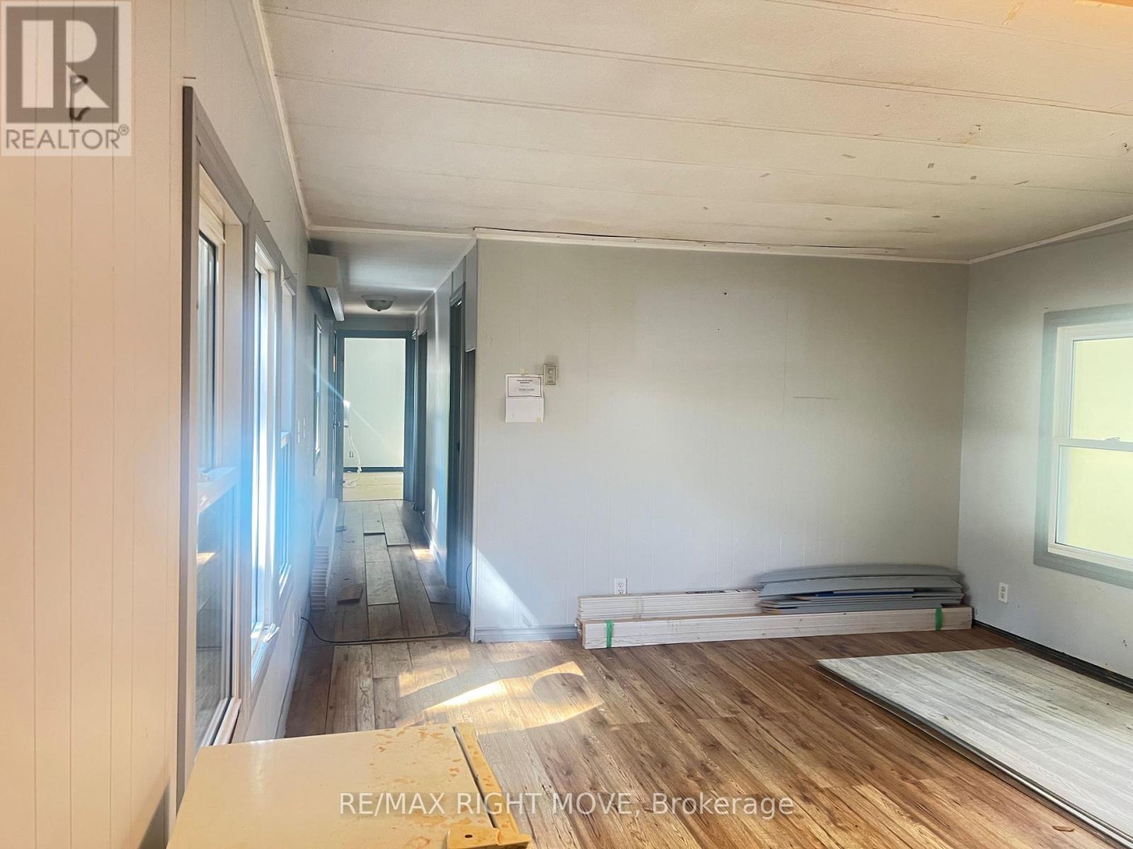 1052 4 Seasons Road, Gravenhurst (Morrison), Ontario  P0E 1N0 - Photo 11 - X12408808