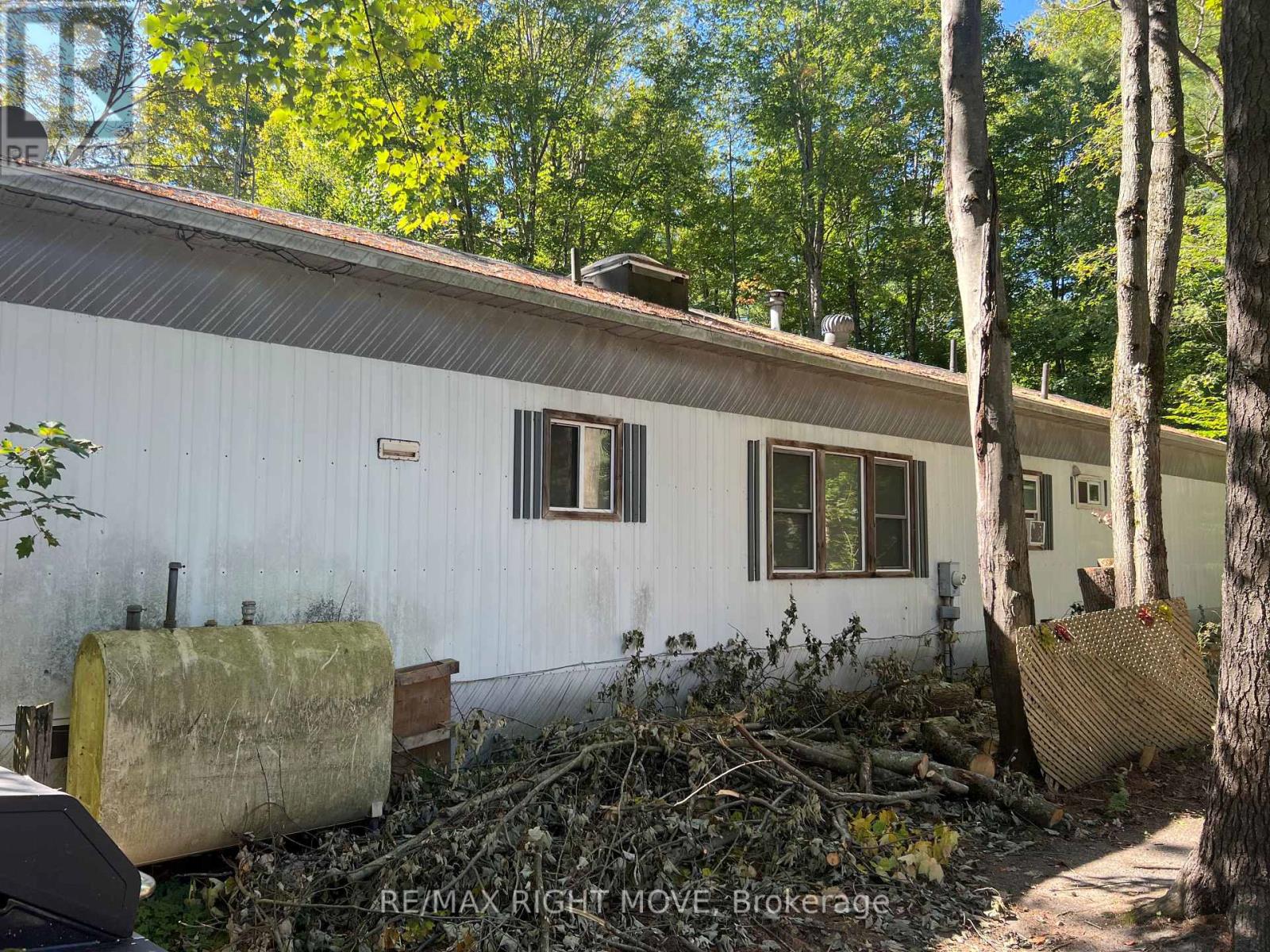 1052 4 Seasons Road, Gravenhurst (Morrison), Ontario  P0E 1N0 - Photo 20 - X12408808
