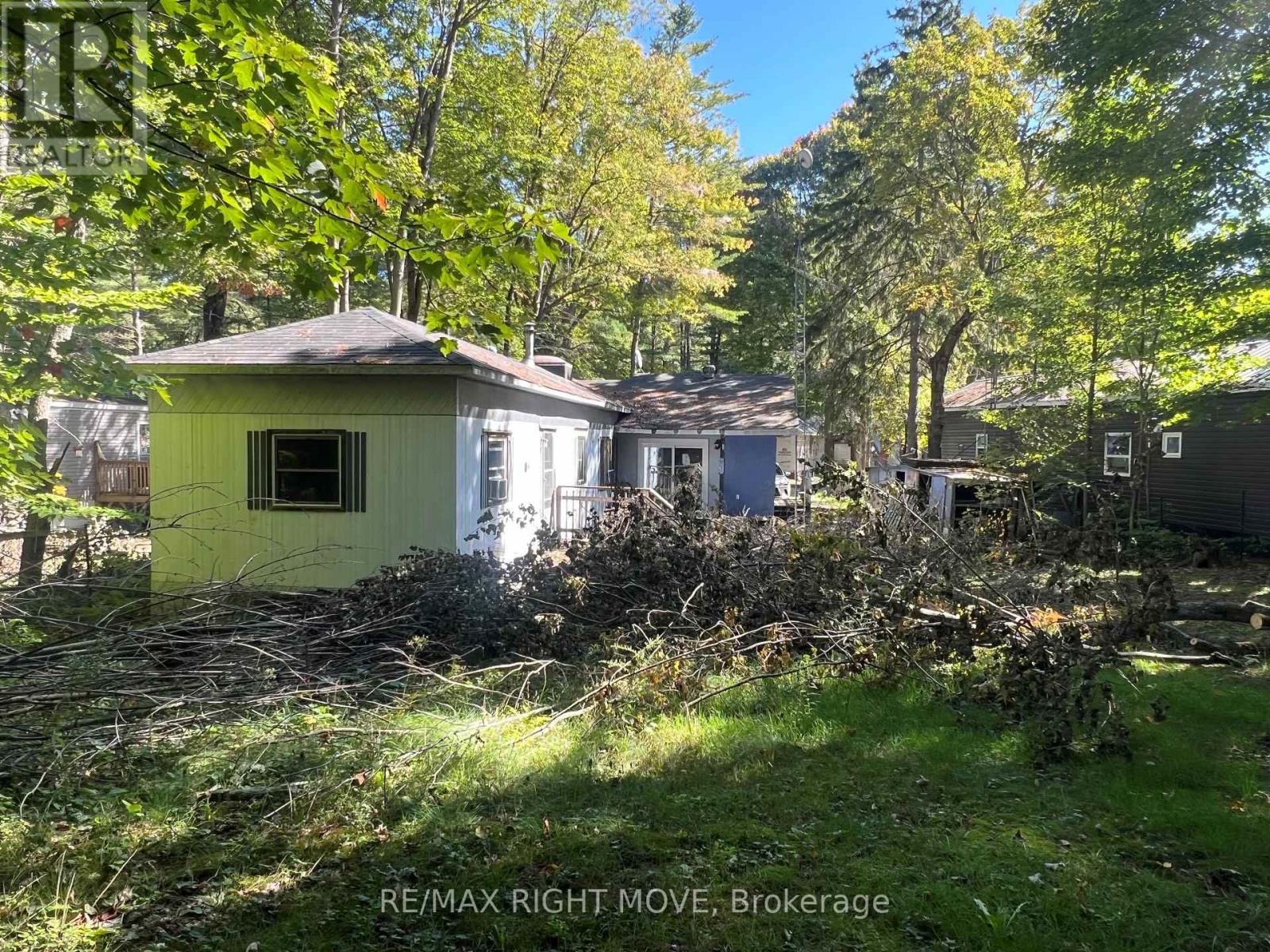 1052 4 Seasons Road, Gravenhurst (Morrison), Ontario  P0E 1N0 - Photo 21 - X12408808