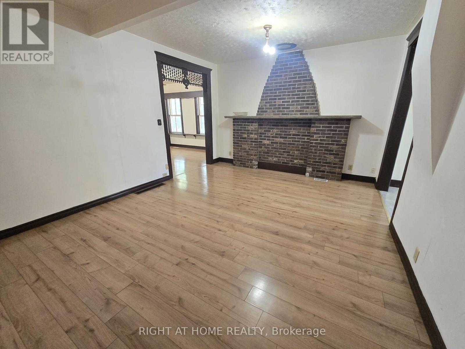 939 Wellington Street, Windsor, Ontario  N9A 5K2 - Photo 12 - X12408846