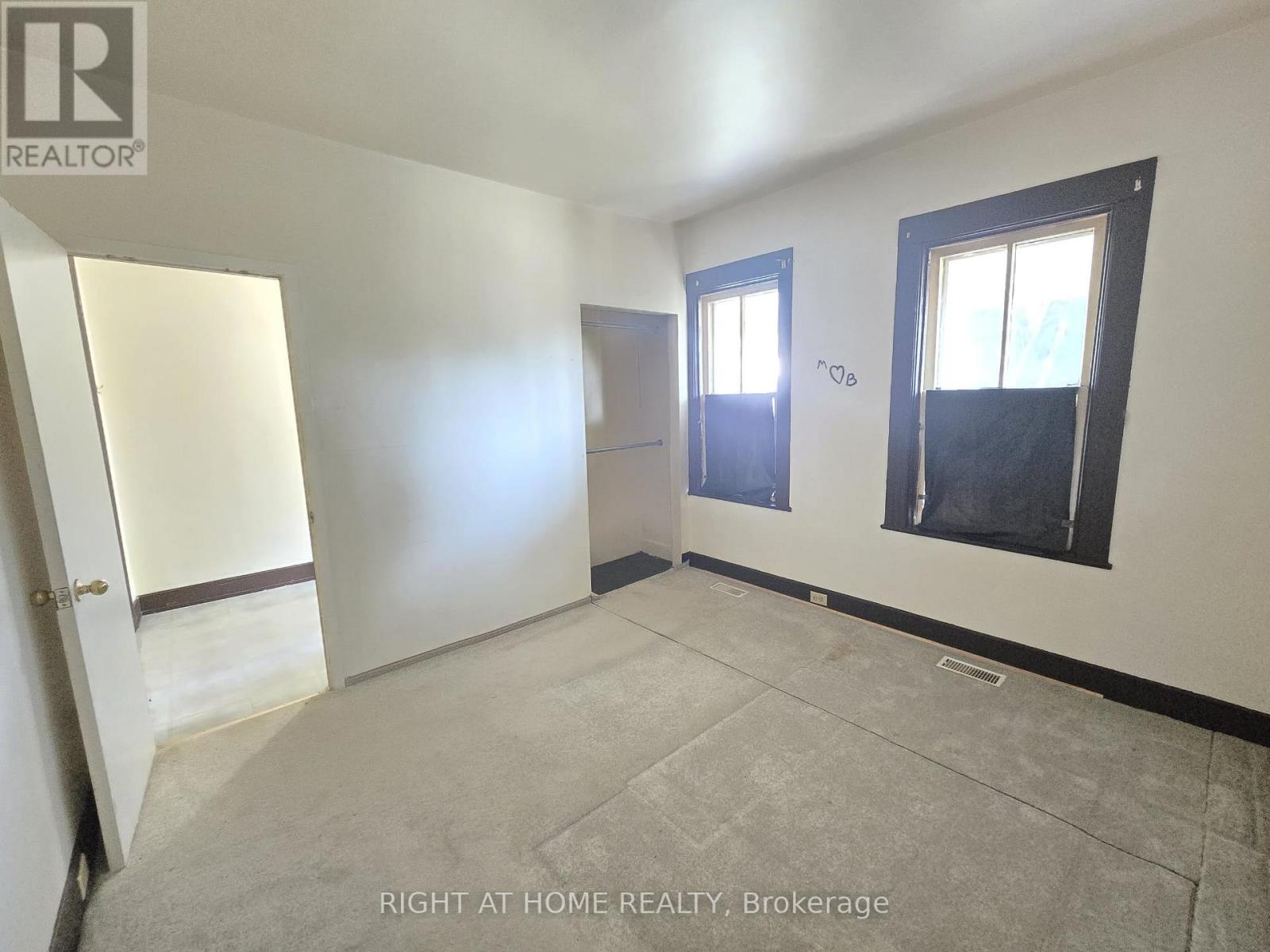 939 Wellington Street, Windsor, Ontario  N9A 5K2 - Photo 14 - X12408846