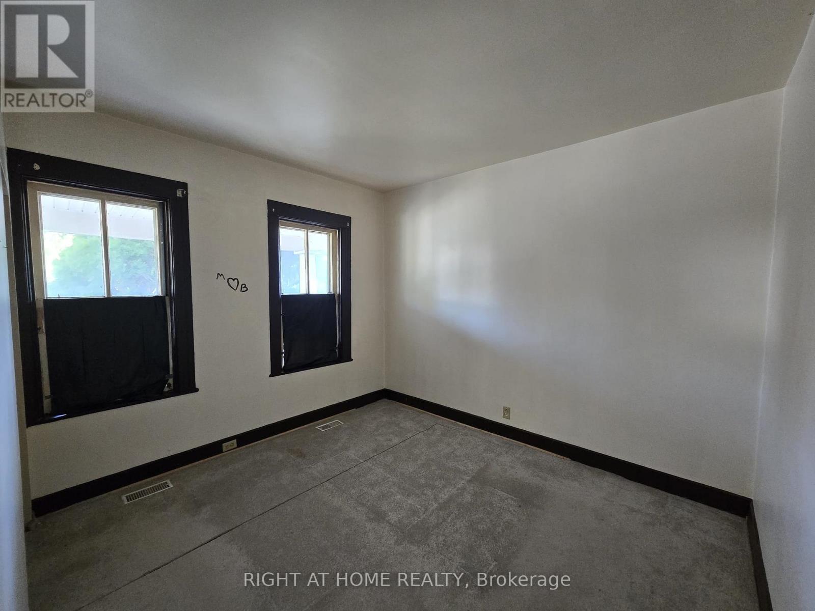 939 Wellington Street, Windsor, Ontario  N9A 5K2 - Photo 15 - X12408846