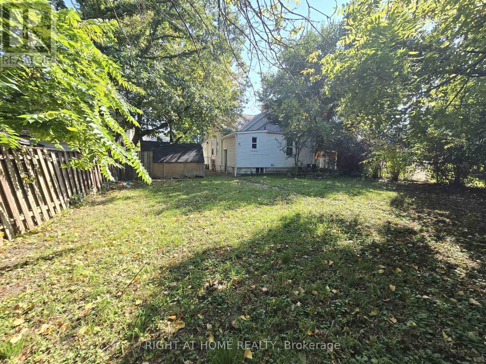 939 Wellington Street, Windsor, Ontario  N9A 5K2 - Photo 4 - X12408846