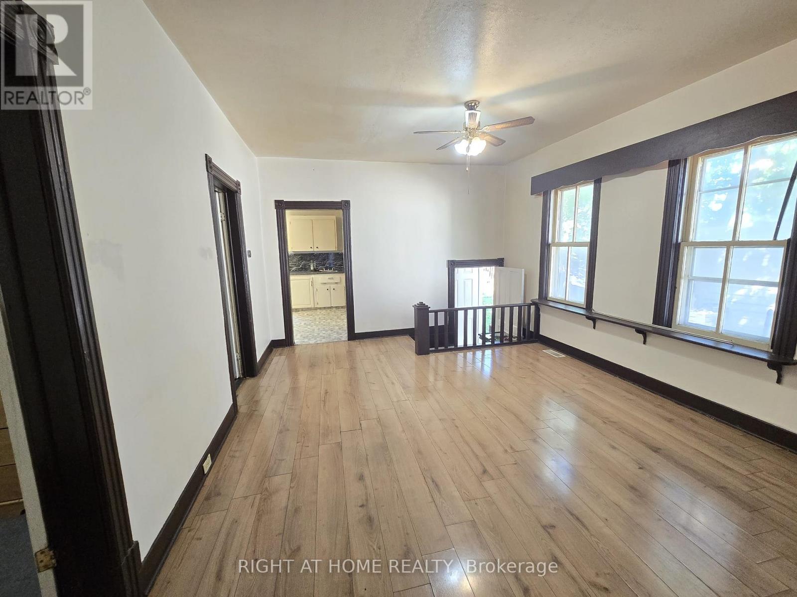 939 Wellington Street, Windsor, Ontario  N9A 5K2 - Photo 8 - X12408846