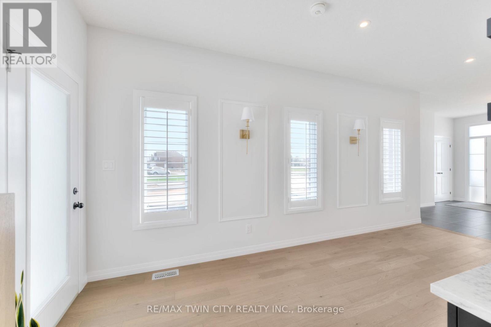 154 Dempsey Drive, Stratford, Ontario  N5A 0R5 - Photo 5 - X12408857