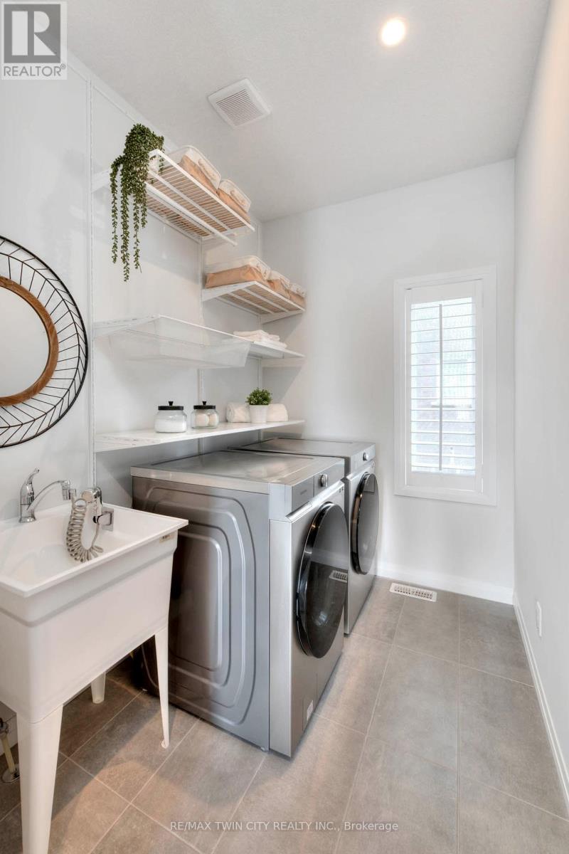 154 Dempsey Drive, Stratford, Ontario  N5A 0R5 - Photo 6 - X12408857