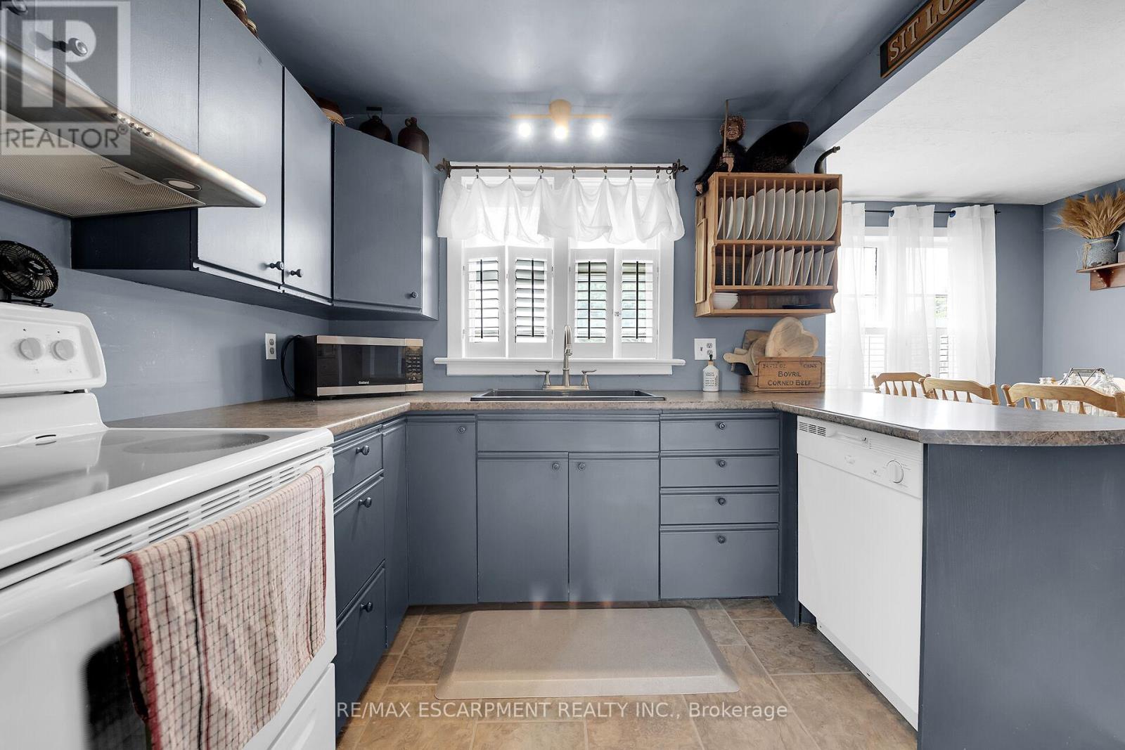14 Sherring Street N, Haldimand, Ontario  N0A 1H0 - Photo 10 - X12408866