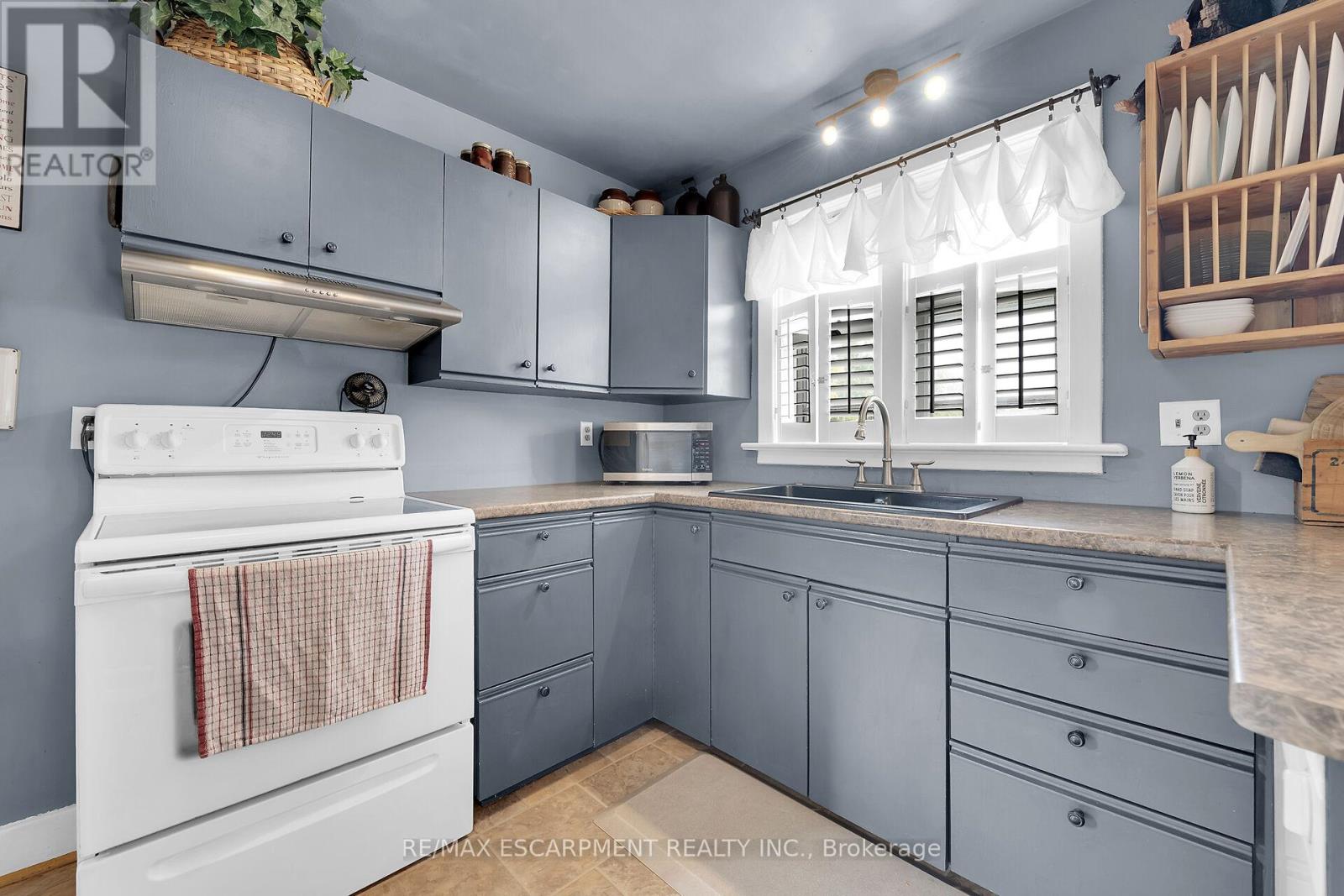 14 Sherring Street N, Haldimand, Ontario  N0A 1H0 - Photo 14 - X12408866