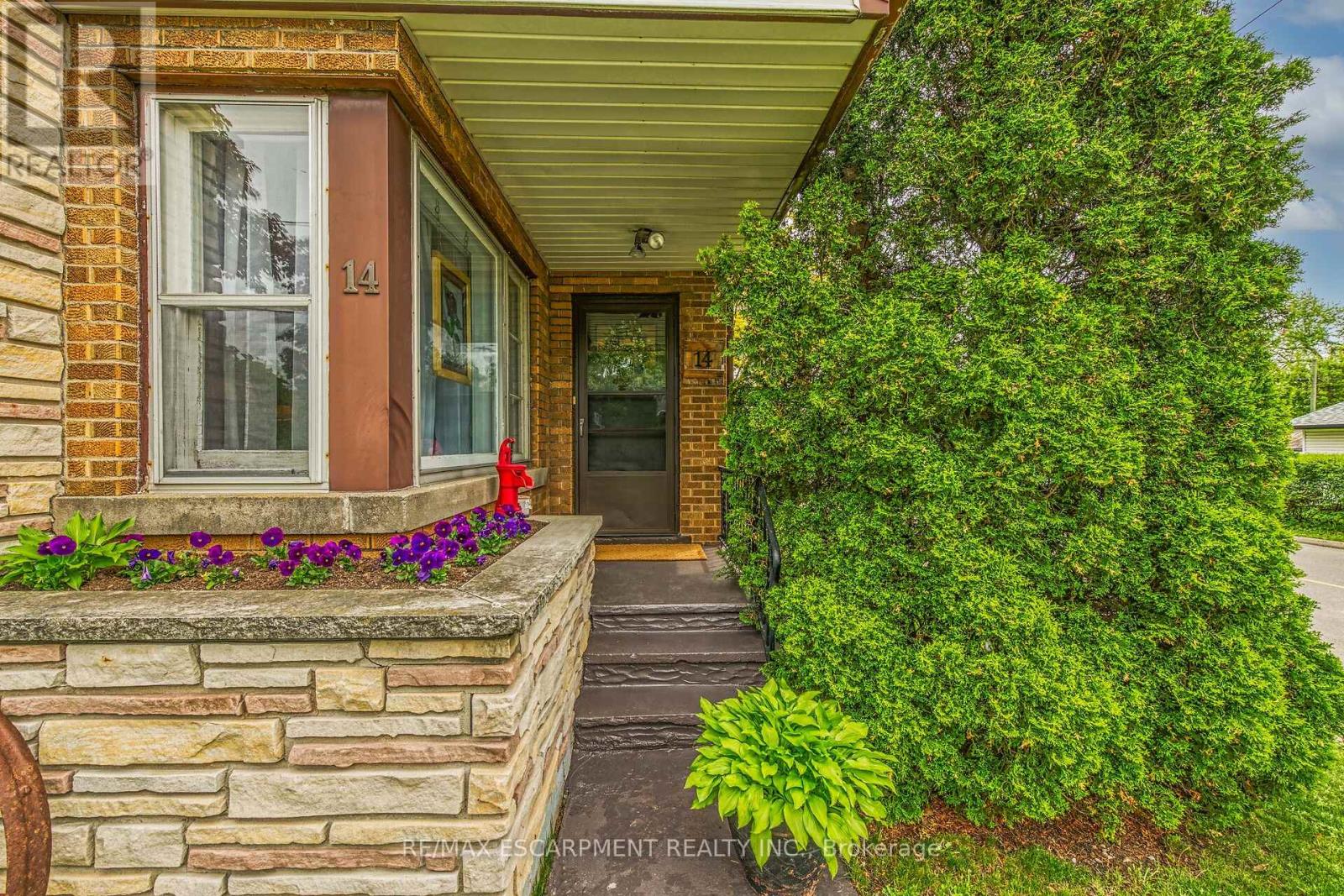 14 Sherring Street N, Haldimand, Ontario  N0A 1H0 - Photo 3 - X12408866