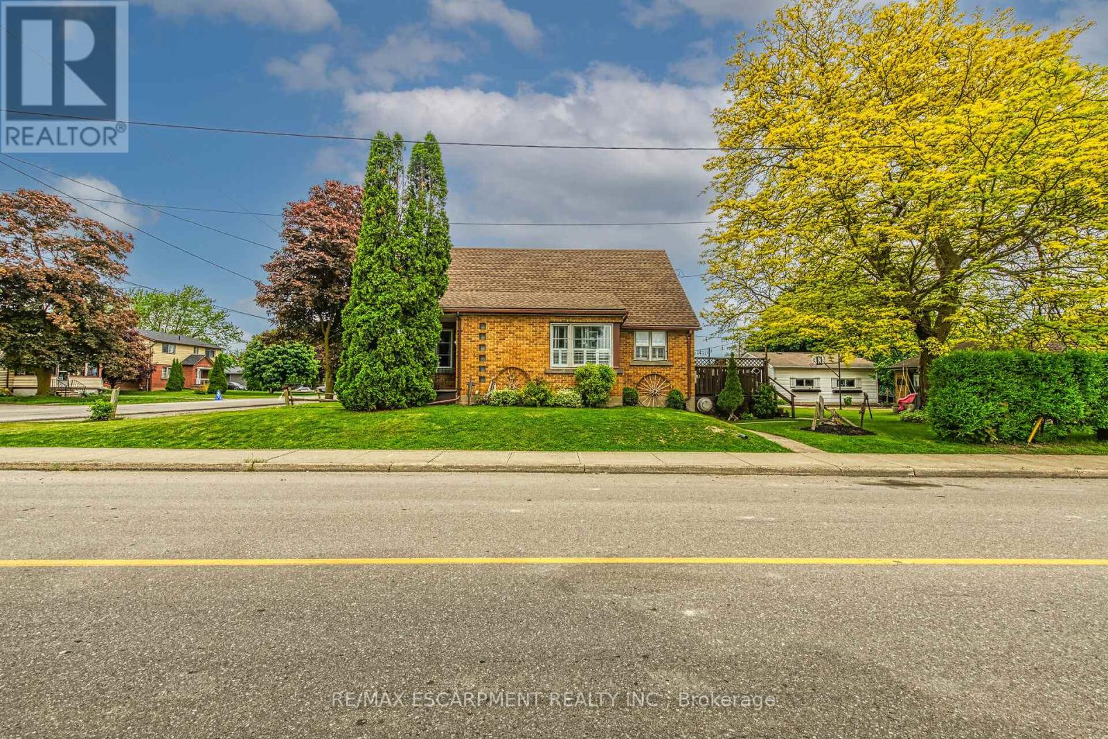 14 Sherring Street N, Haldimand, Ontario  N0A 1H0 - Photo 5 - X12408866