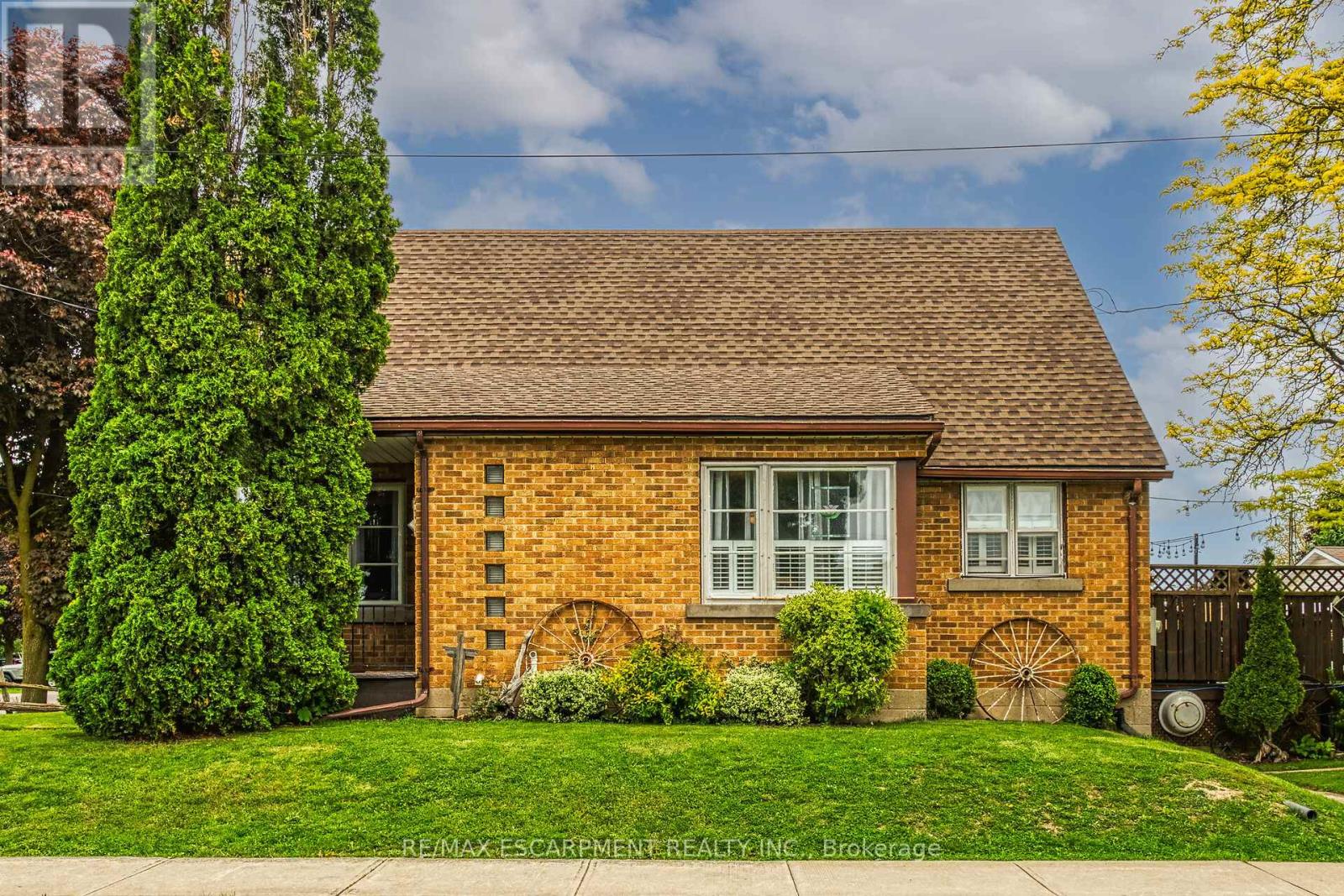 14 Sherring Street N, Haldimand, Ontario  N0A 1H0 - Photo 6 - X12408866