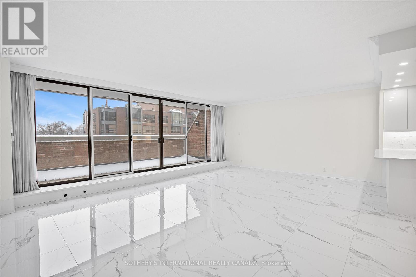 408 - 55a Avenue Road, Toronto, Ontario  M5A 2G3 - Photo 2 - C12409041
