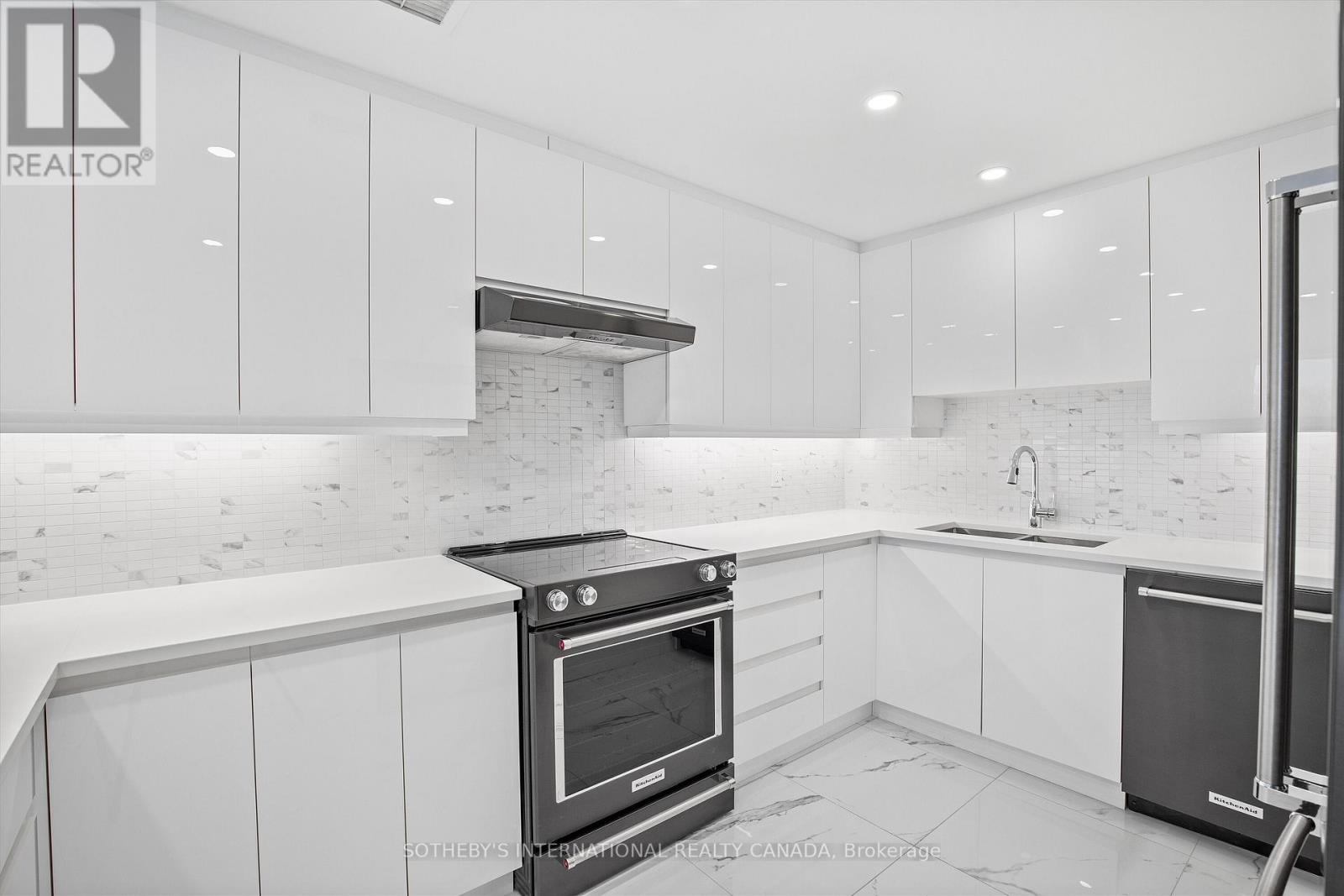 408 - 55a Avenue Road, Toronto, Ontario  M5A 2G3 - Photo 6 - C12409041
