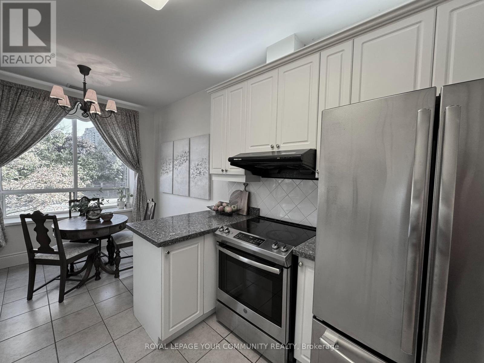 112 - 88 Grandview Way, Toronto (Willowdale East), Ontario  M2N 6V6 - Photo 12 - C12409047