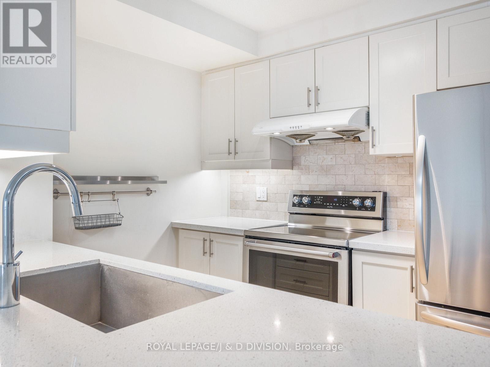 706 - 10 Queens Quay W, Toronto, Ontario  M5J 2R9 - Photo 10 - C12409062