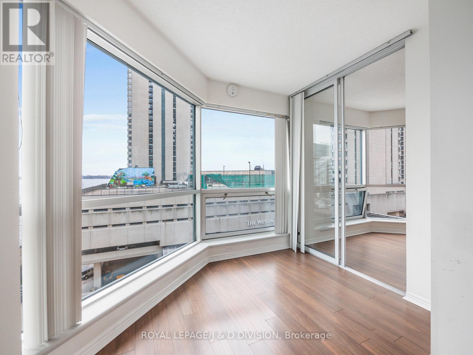 706 - 10 Queens Quay W, Toronto, Ontario  M5J 2R9 - Photo 13 - C12409062