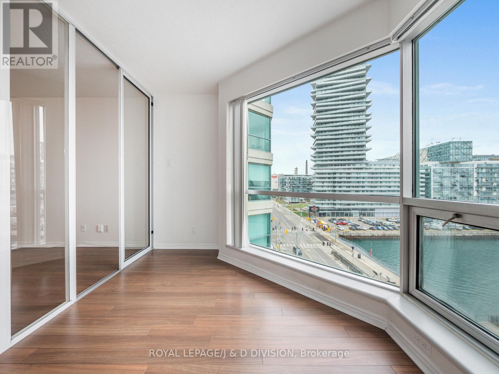 706 - 10 Queens Quay W, Toronto, Ontario  M5J 2R9 - Photo 14 - C12409062