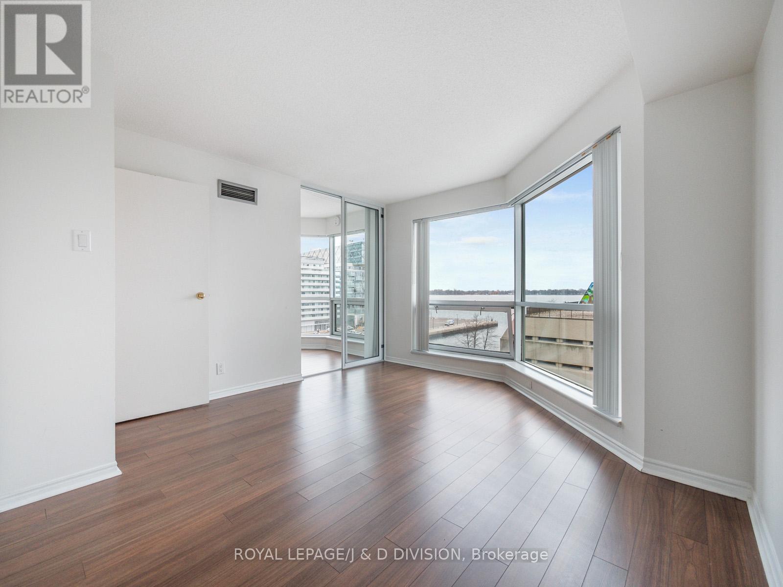 706 - 10 Queens Quay W, Toronto, Ontario  M5J 2R9 - Photo 17 - C12409062