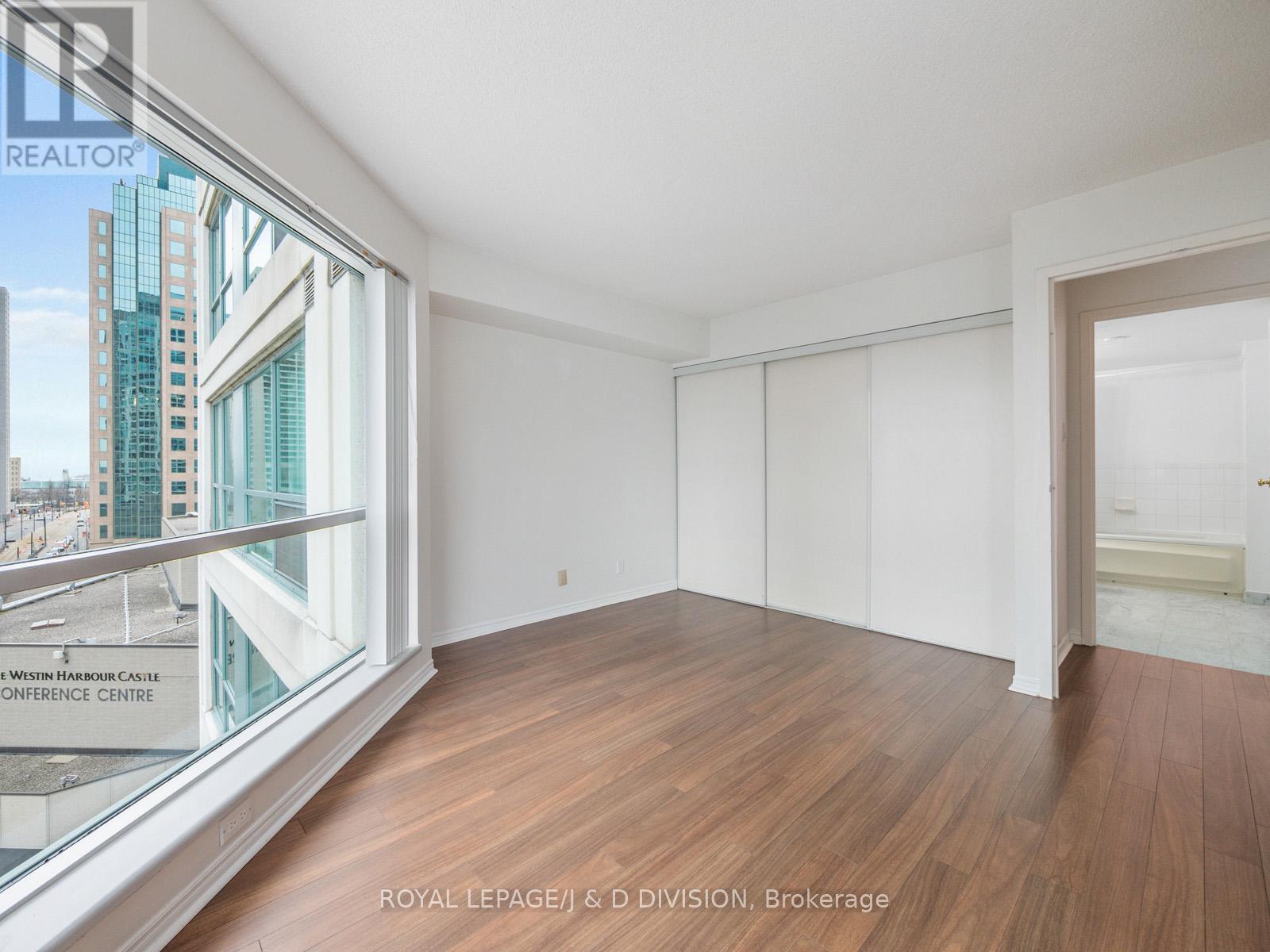 706 - 10 Queens Quay W, Toronto, Ontario  M5J 2R9 - Photo 19 - C12409062