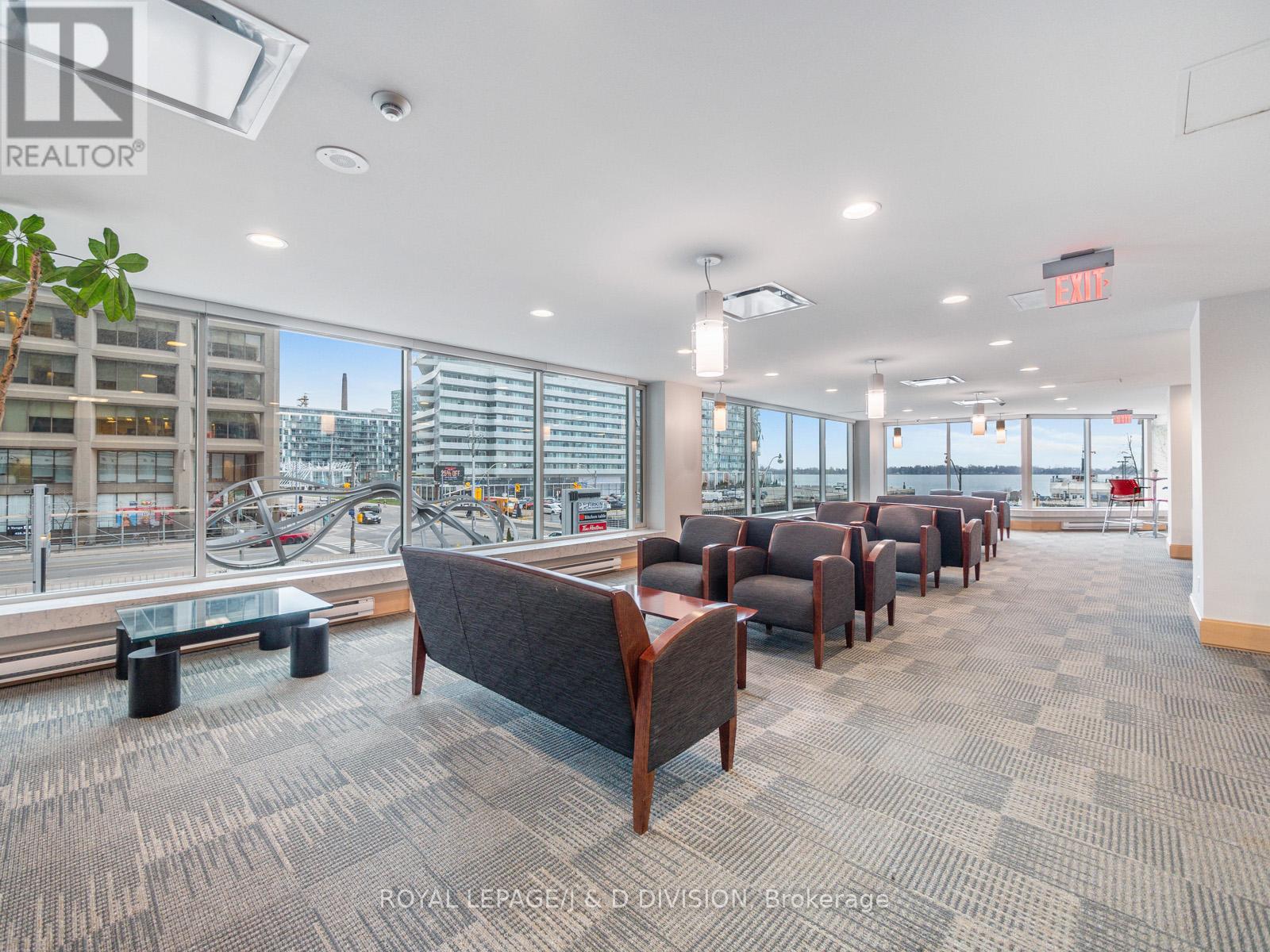 706 - 10 Queens Quay W, Toronto, Ontario  M5J 2R9 - Photo 27 - C12409062