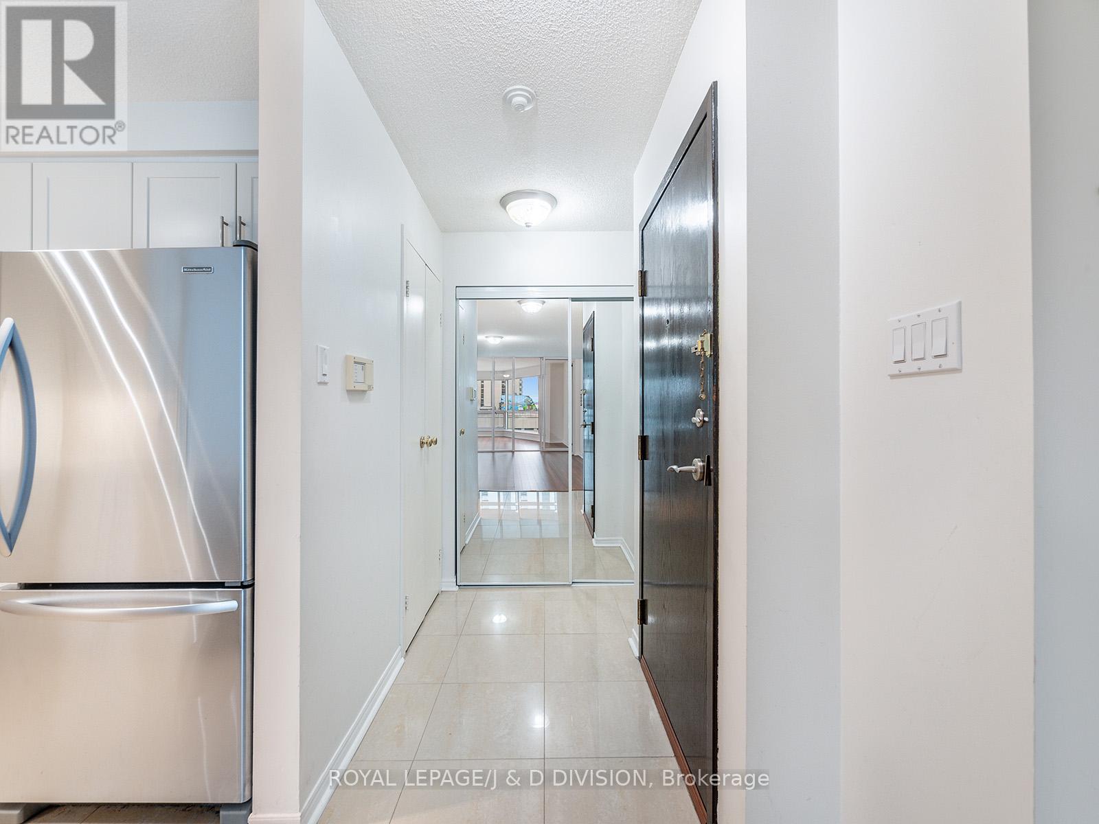 706 - 10 Queens Quay W, Toronto, Ontario  M5J 2R9 - Photo 5 - C12409062