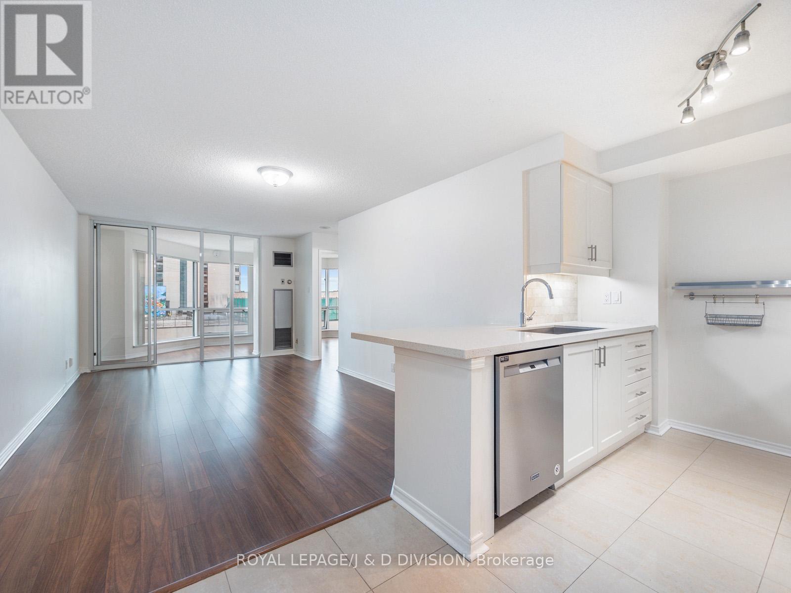 706 - 10 Queens Quay W, Toronto, Ontario  M5J 2R9 - Photo 6 - C12409062