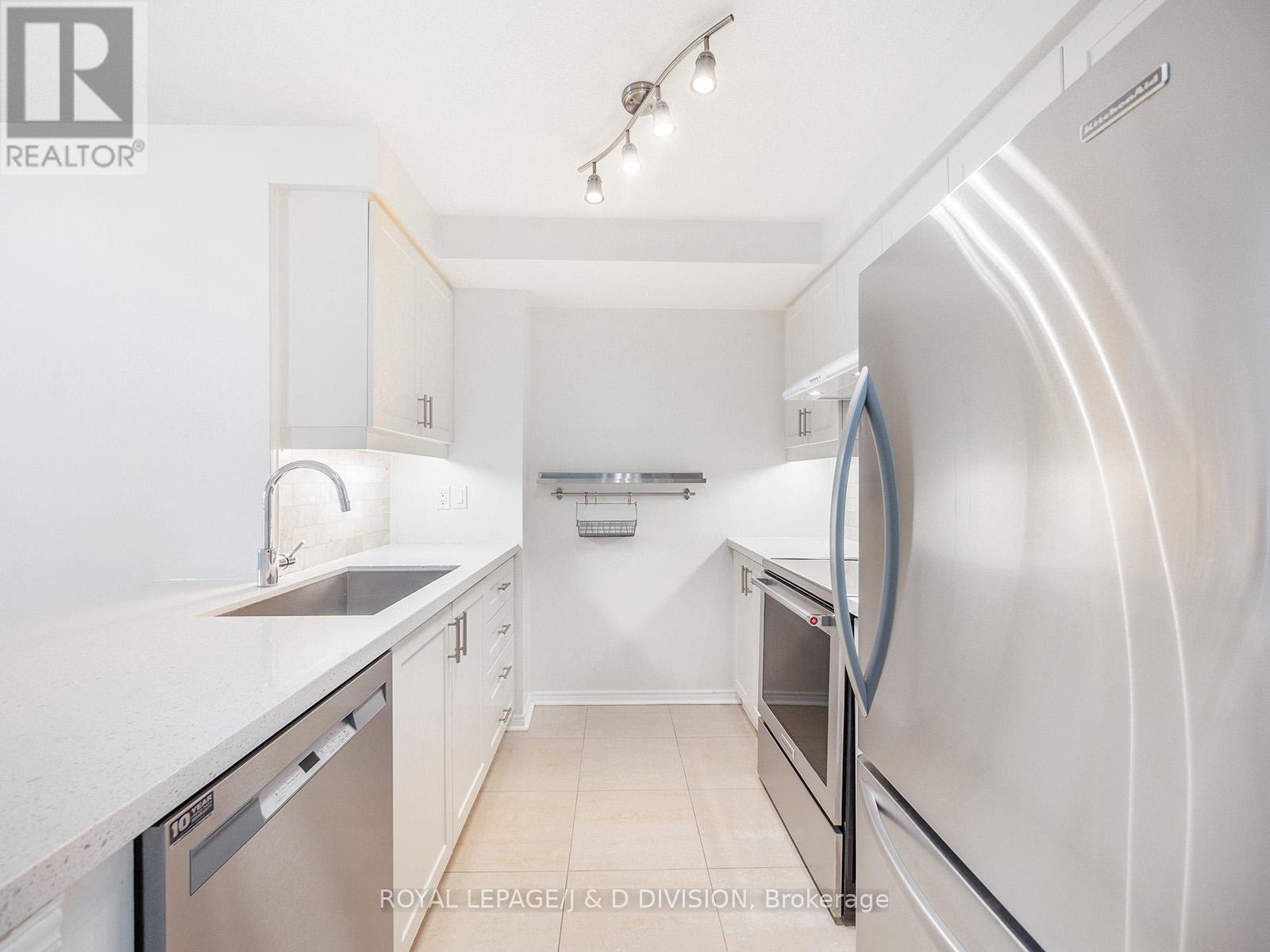 706 - 10 Queens Quay W, Toronto, Ontario  M5J 2R9 - Photo 7 - C12409062