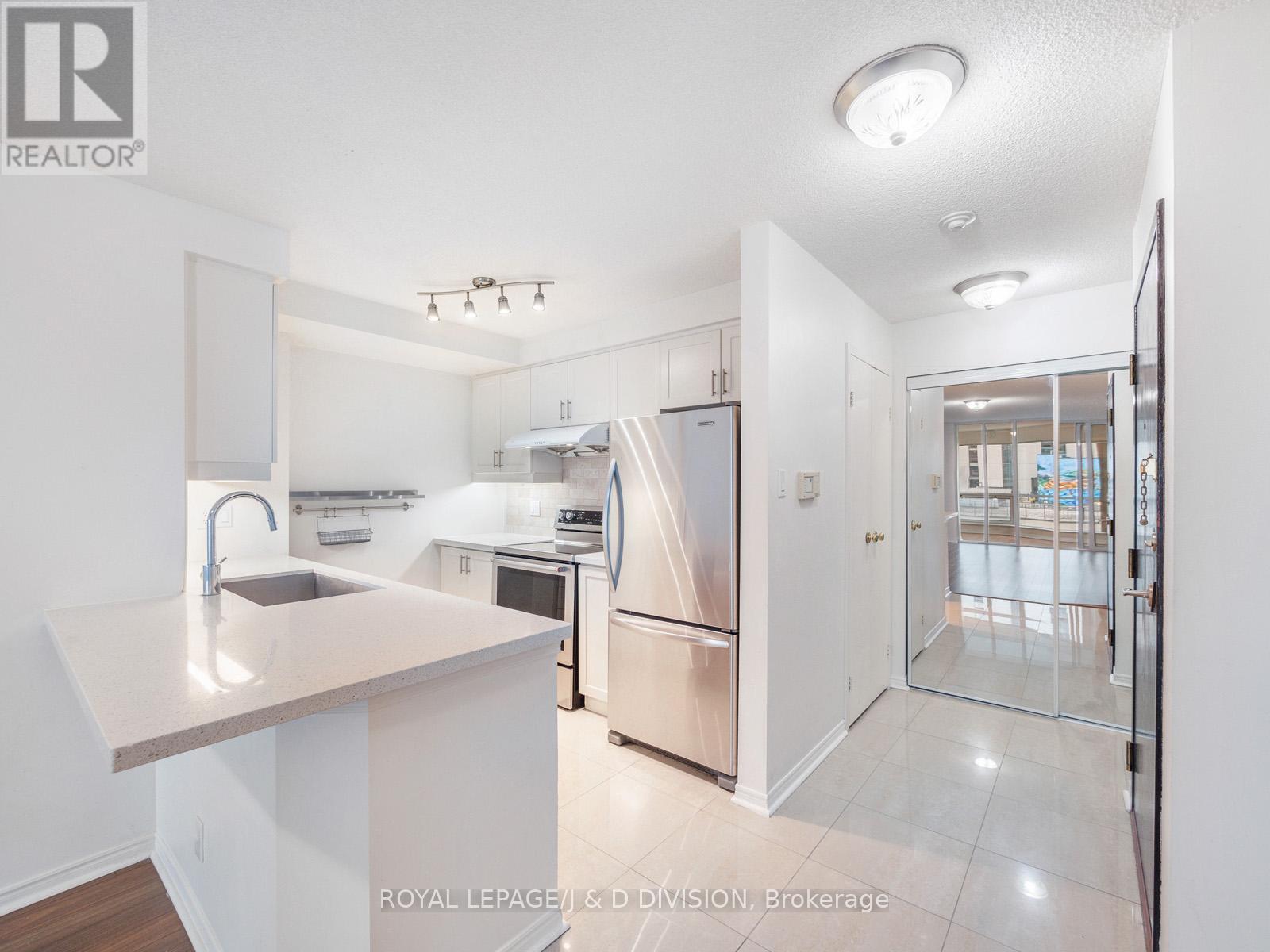 706 - 10 Queens Quay W, Toronto, Ontario  M5J 2R9 - Photo 8 - C12409062