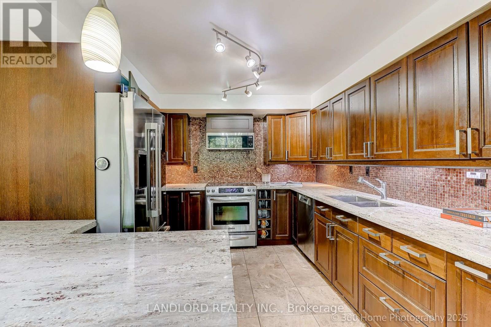 207 - 360 Bloor Street E, Toronto, Ontario  M4W 3M3 - Photo 13 - C12409135