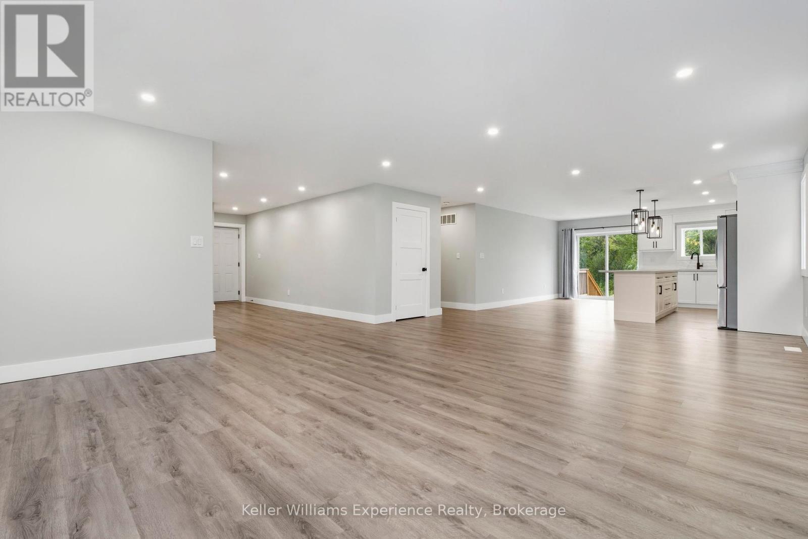 2425 Old Fort Road, Tay, Ontario  L4R 4K3 - Photo 19 - S12409170