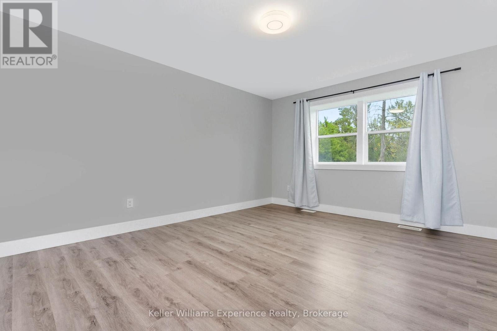 2425 Old Fort Road, Tay, Ontario  L4R 4K3 - Photo 22 - S12409170
