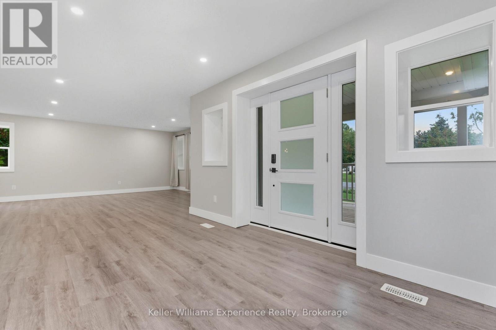 2425 Old Fort Road, Tay, Ontario  L4R 4K3 - Photo 6 - S12409170