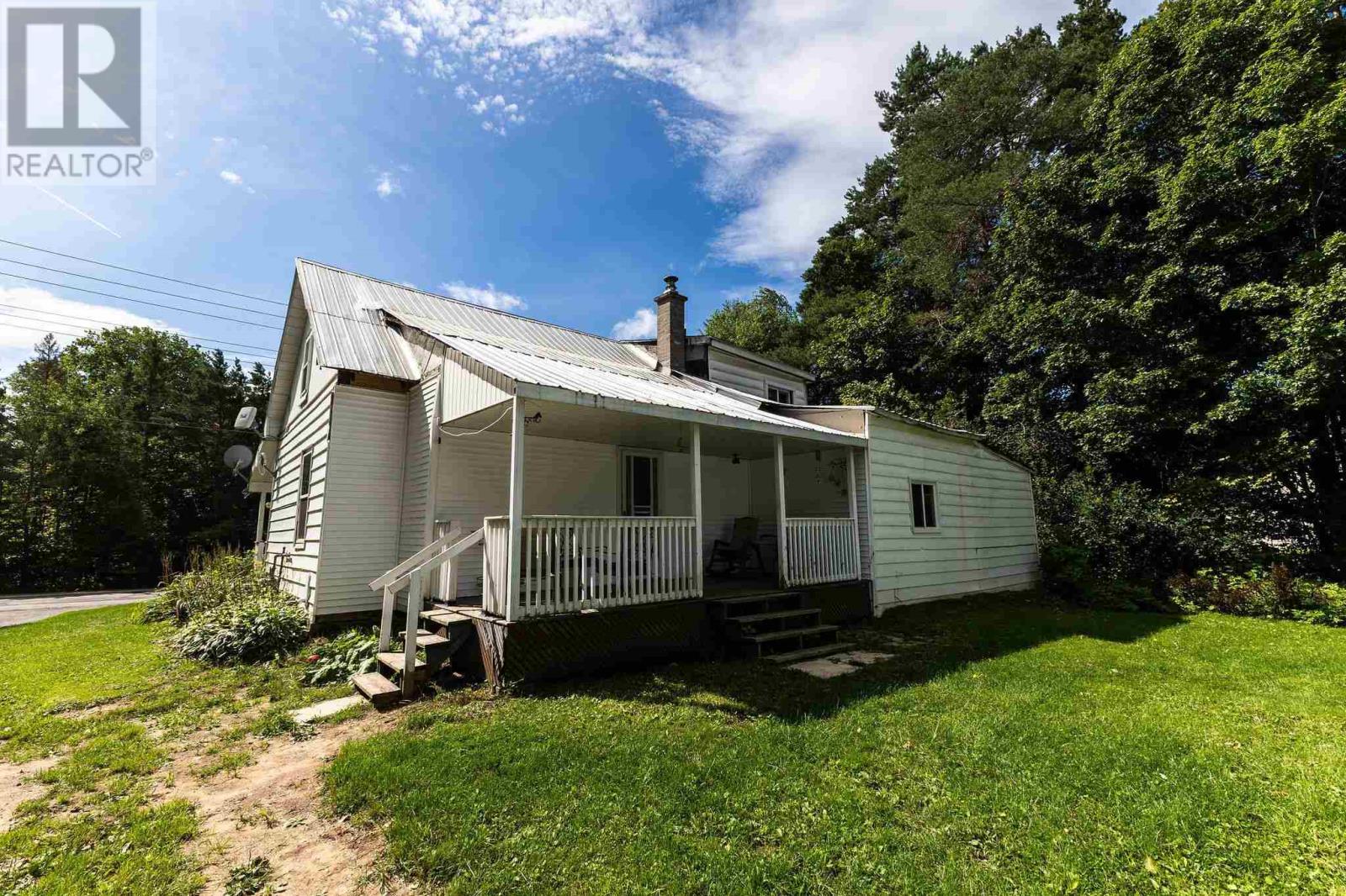 2108 Second Lin W, Sault Ste. Marie, Ontario  P6A 6K4 - Photo 31 - SM252429