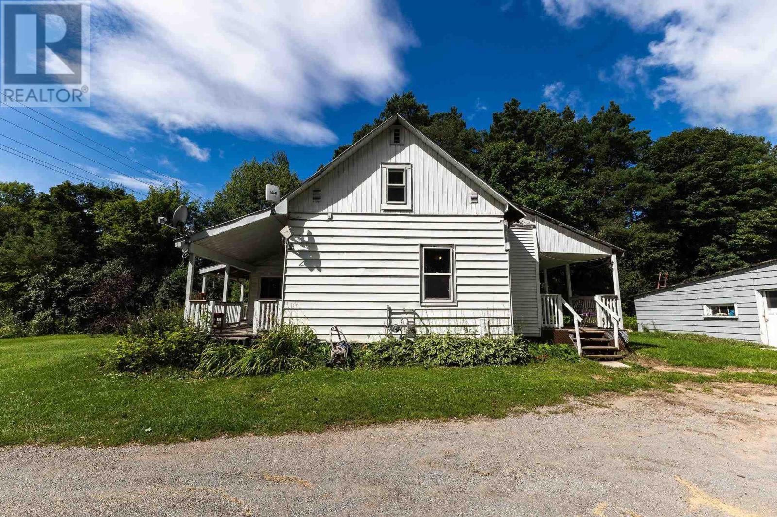 2108 Second Lin W, Sault Ste. Marie, Ontario  P6A 6K4 - Photo 32 - SM252429