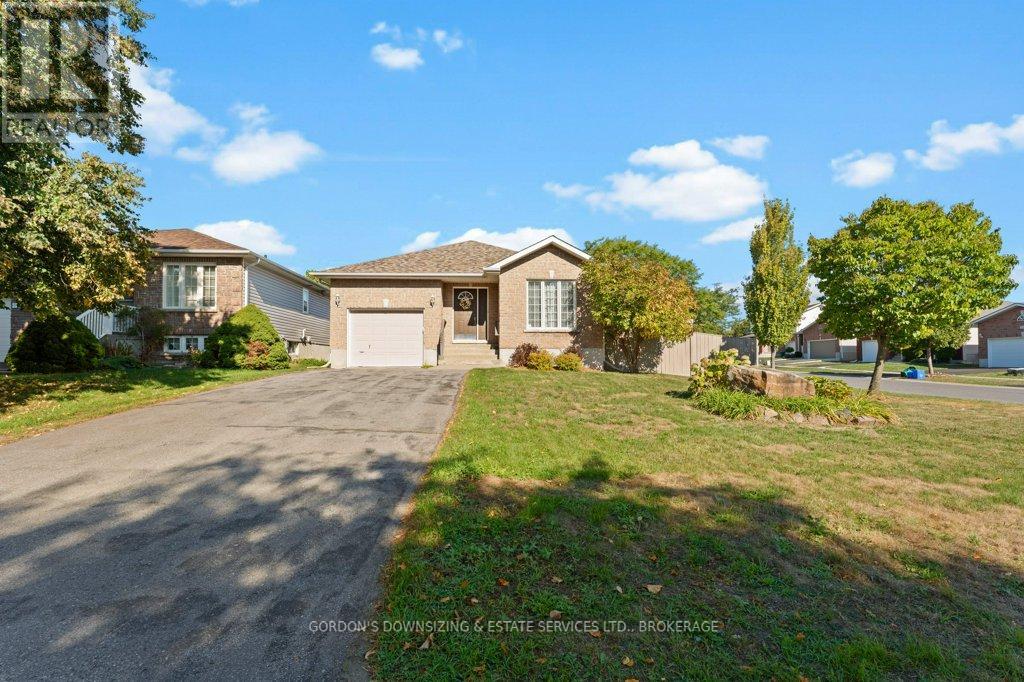 Property at 687 ARBOUR CRESCENT image 3