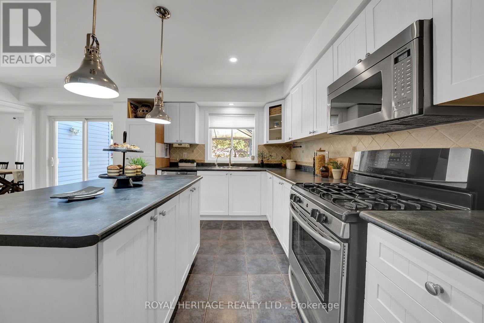 74 Stillwell Lane, Clarington, Ontario  L1B 1R4 - Photo 14 - E12409231