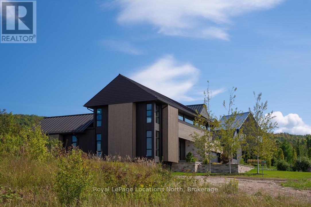 104 Maryward Crescent, Blue Mountains, Ontario  N0H 1J0 - Photo 4 - X12409198