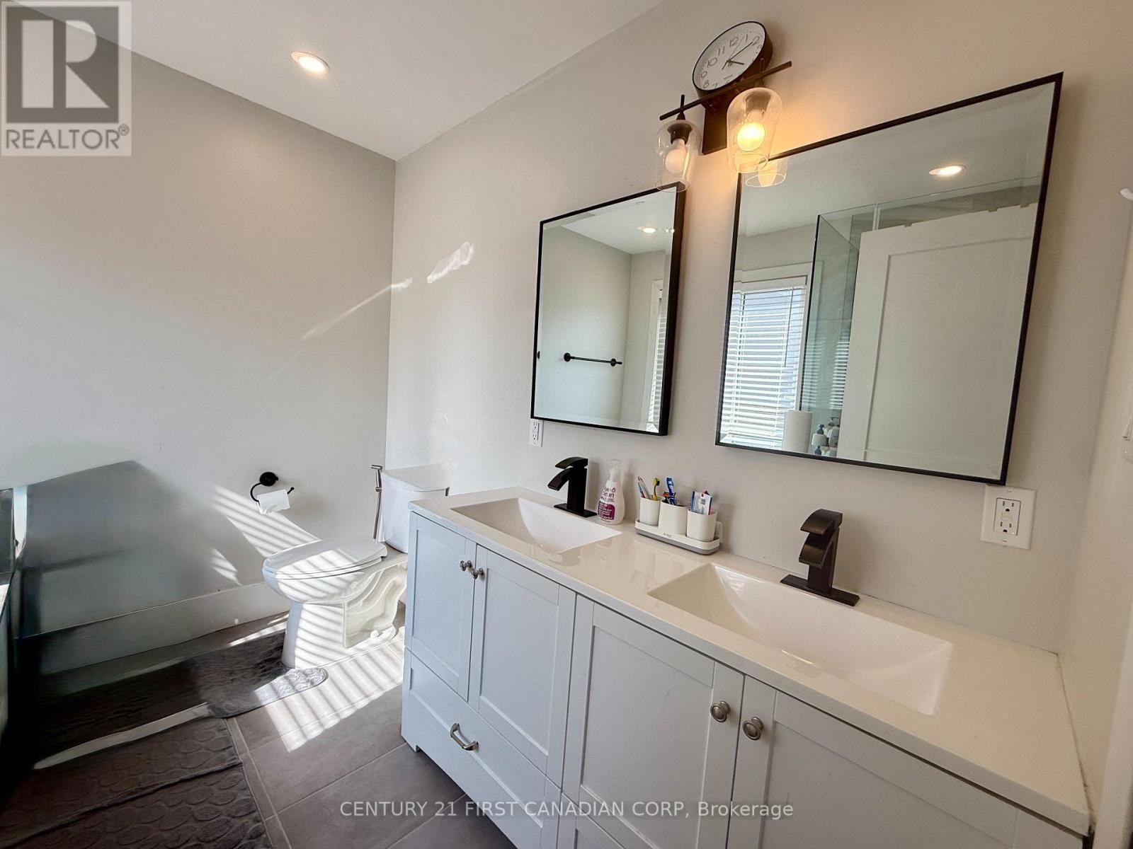 413 Ambleside Drive, London North, Ontario  N6G 4X9 - Photo 10 - X12409246