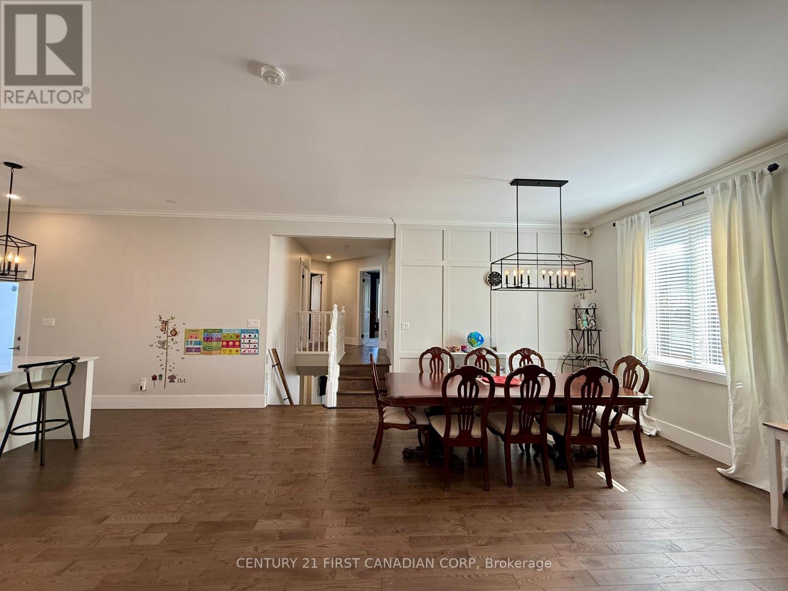 413 Ambleside Drive, London North, Ontario  N6G 4X9 - Photo 12 - X12409246