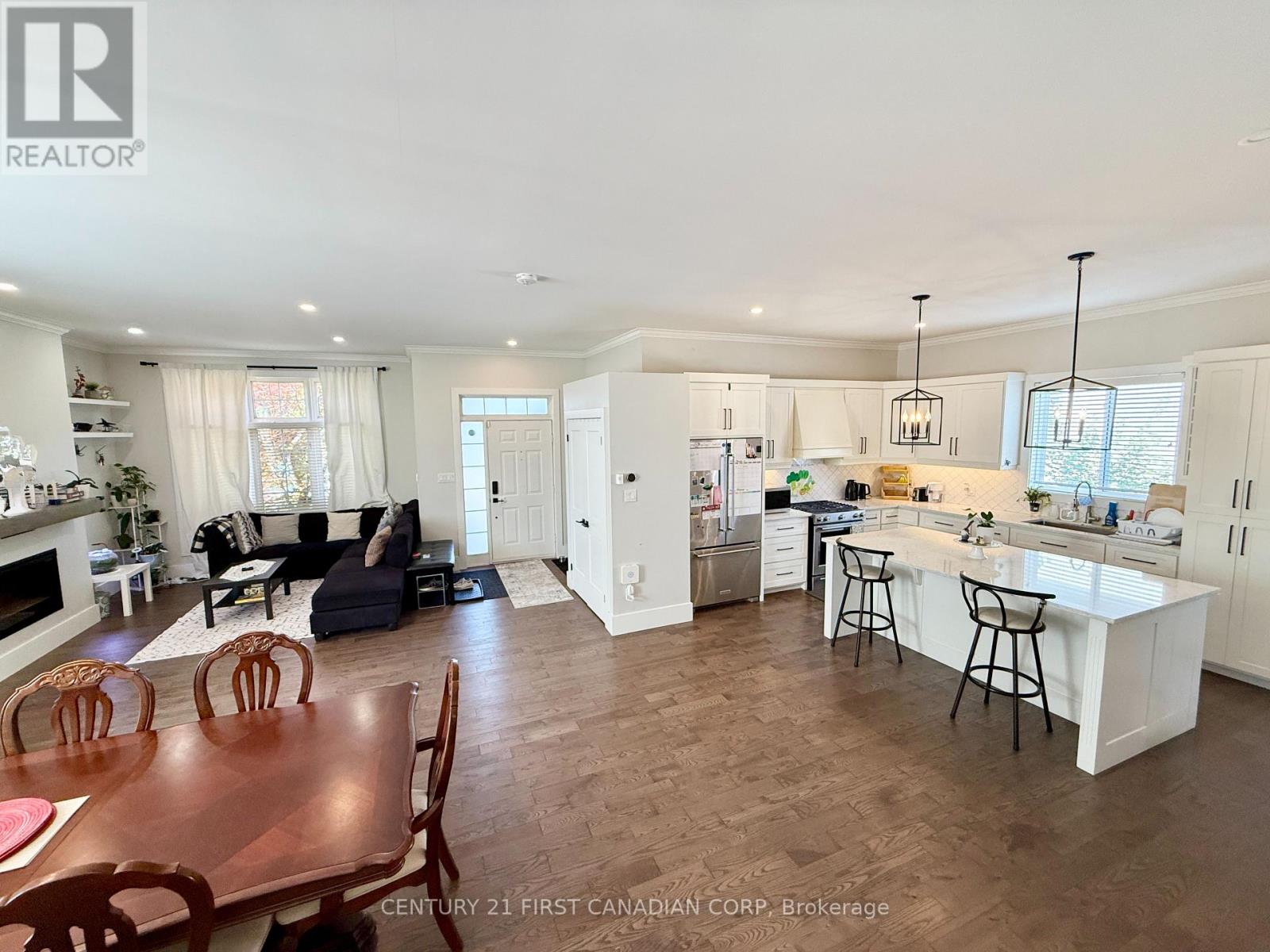 413 Ambleside Drive, London North, Ontario  N6G 4X9 - Photo 6 - X12409246